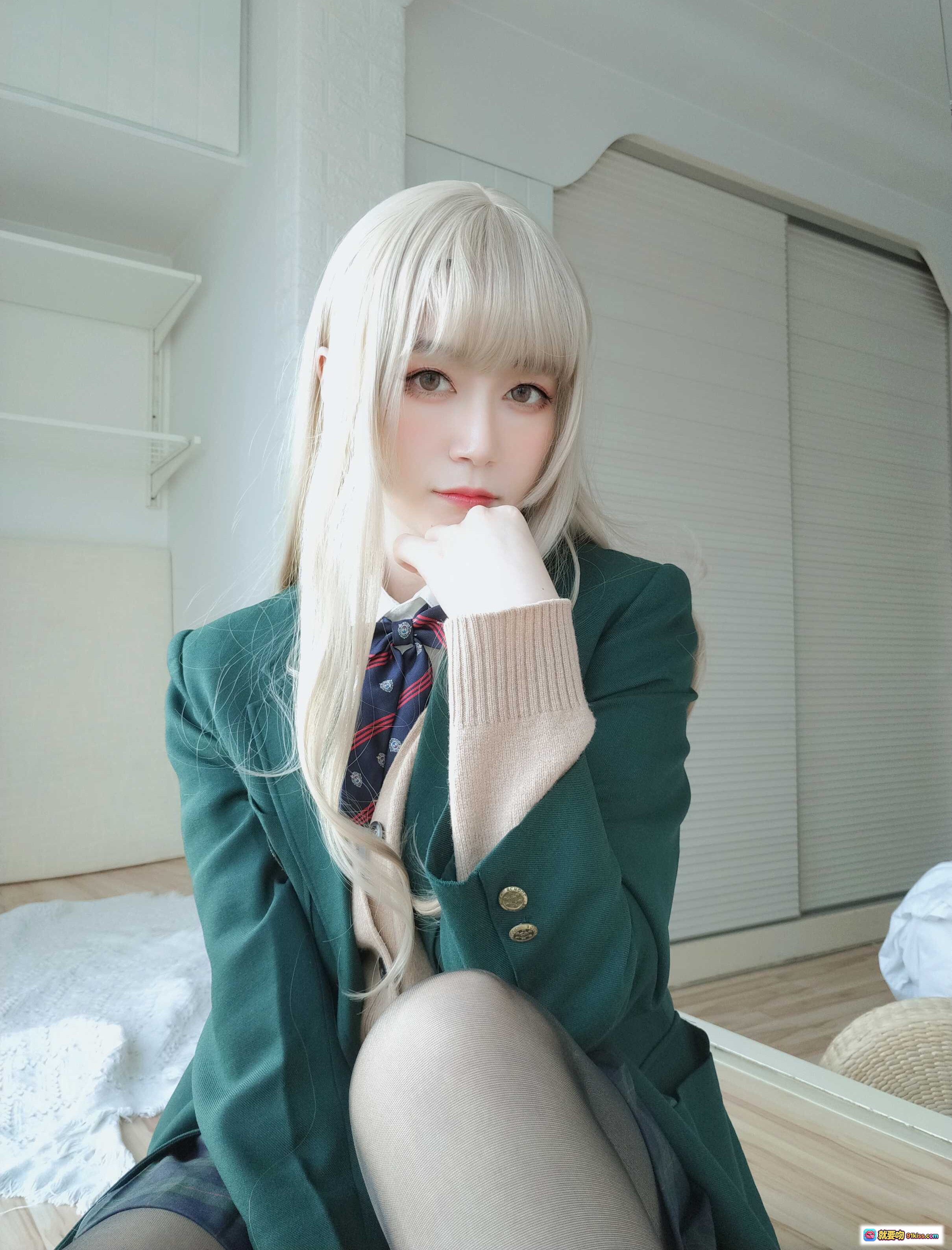 图片[7] - 白银81 NO.057 灰色空间 美少女cosplay 金发制服 黑丝美腿 室内写真 91P高清图集 - 就要吻