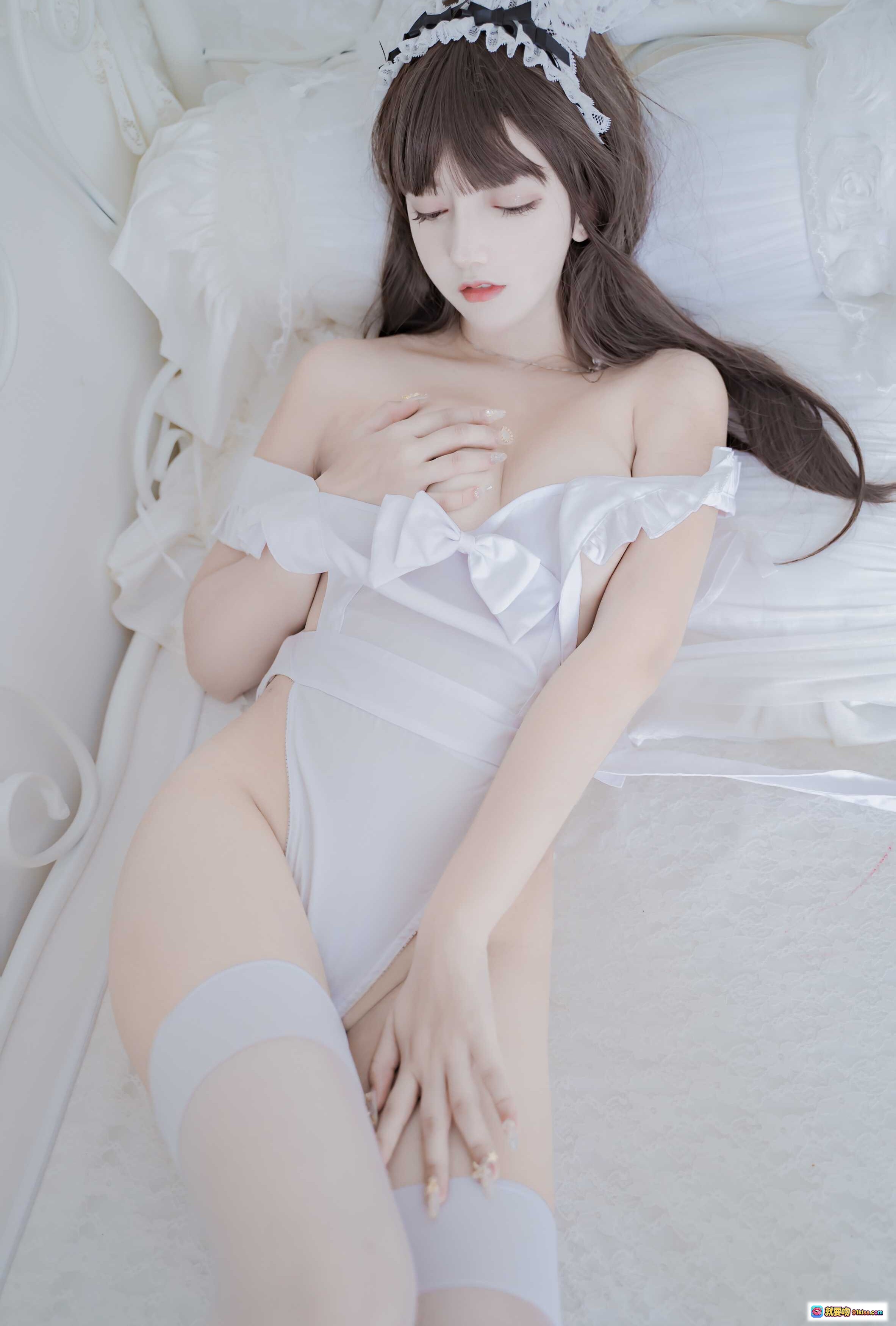 图片[9] - 过期米线线喵079米线连体围裙写真 | 白色蕾丝女仆装 | 甜美少女风 | 室内茶会场景 | 31P高清图集 - 就要吻