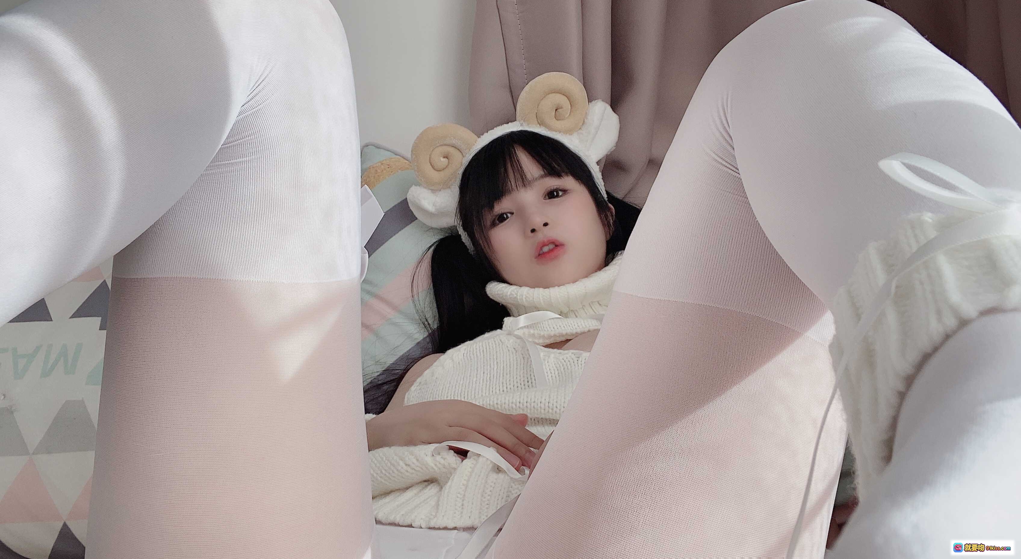 图片[9] - 桜井宁宁 NO.007 绵羊少女写真 甜美双马尾 白色针织镂空上衣 粉嫩丝袜 萌系少女风 36P高清图集 - 就要吻