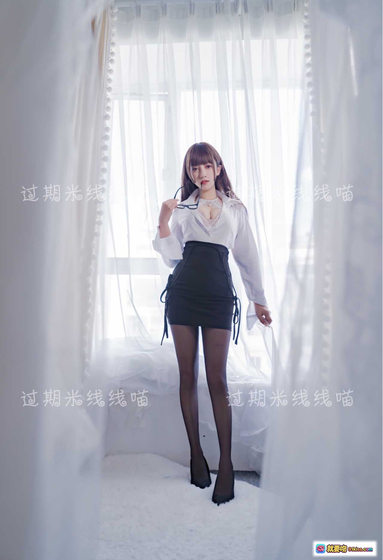 图片[3] - 过期米线线喵044米线 OL情欲写真 黑丝美腿吊带袜 白毯私房诱惑 40P高清图集 - 就要吻