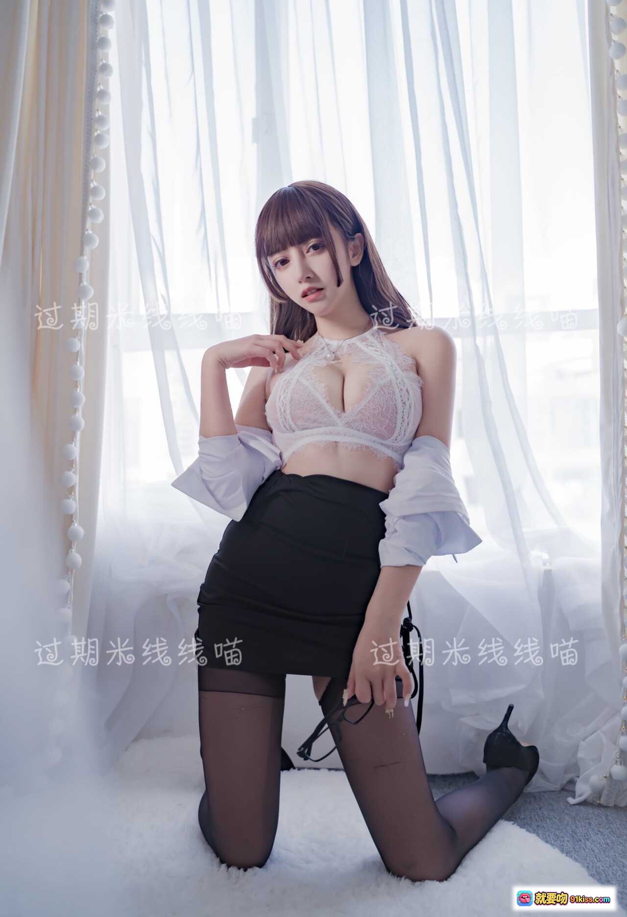 图片[5] - 过期米线线喵044米线 OL情欲写真 黑丝美腿吊带袜 白毯私房诱惑 40P高清图集 - 就要吻