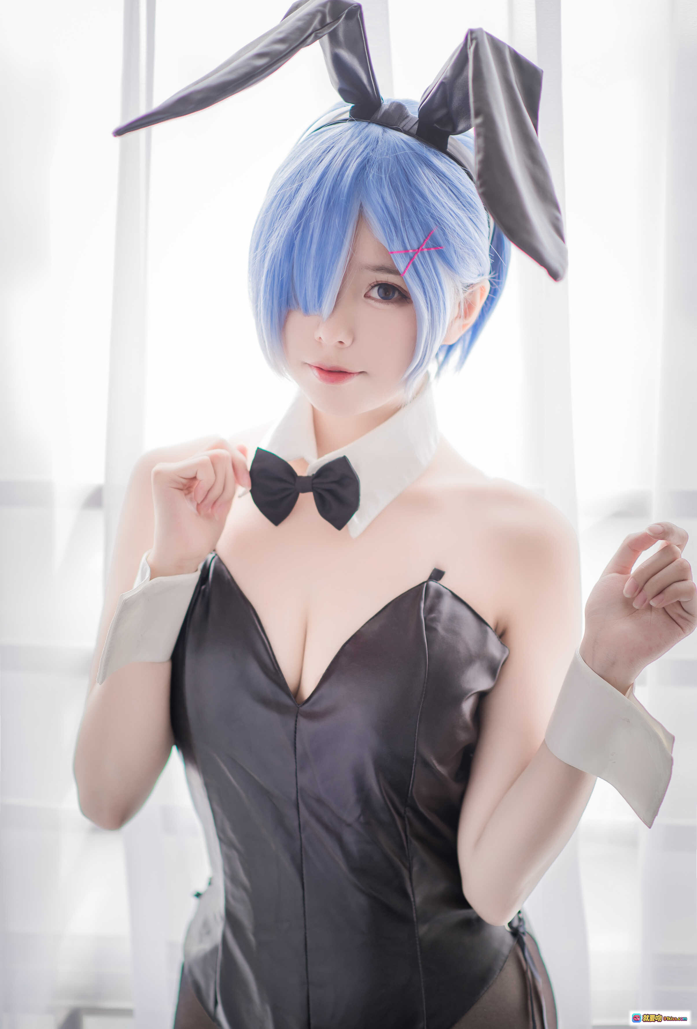 图片[4] - 小野妹子W NO.023 蕾姆Cosplay 黑丝兔女郎 蓝发少女 白领结 黑皮衣 红沙发写真 9P高清图集 - 就要吻