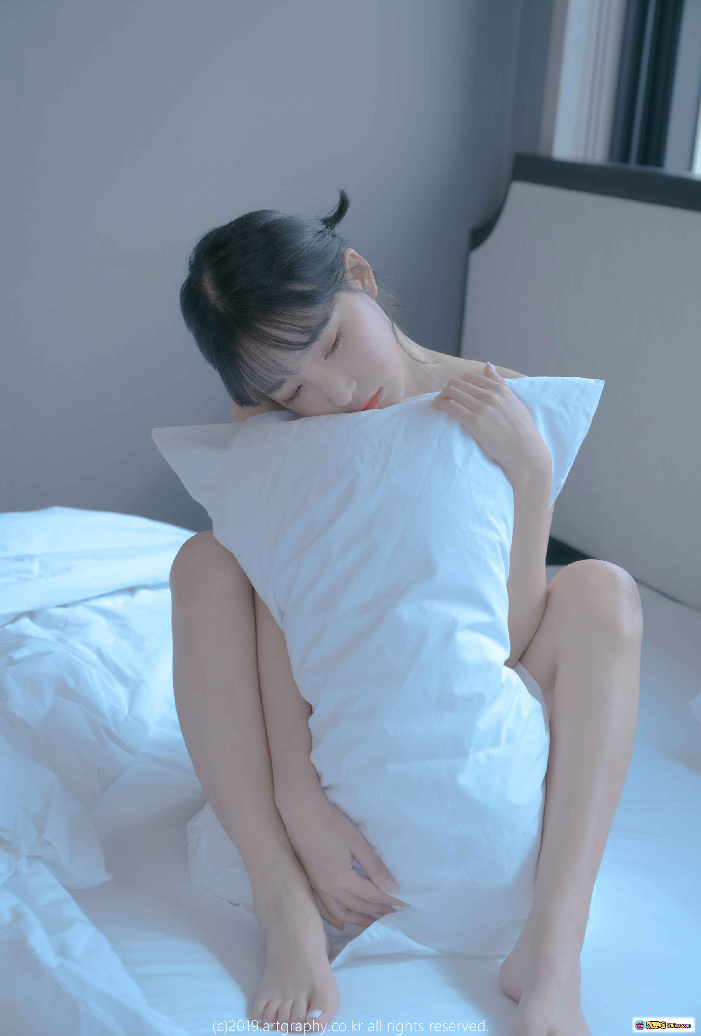 图片[6] - 姜仁卿 NO.014 ARTGRAVIA_VOL80 黑色吊带内衣+铆钉项圈+金色链条装饰 性感写真私房照 2019艺术摄影 - 就要吻