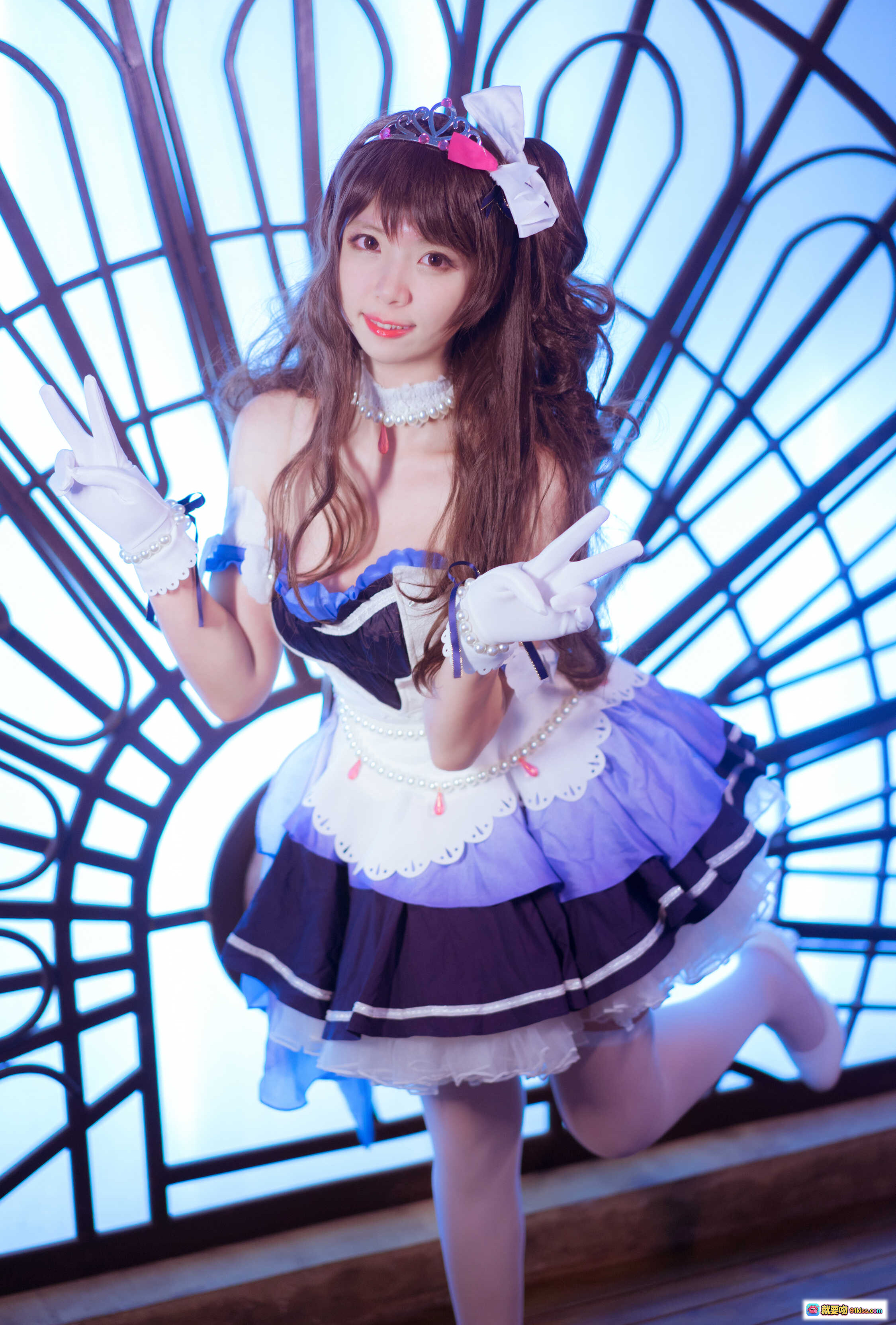图片[4] - 闪月半NO.008岛村卯月cosplay写真｜蓝白洛丽塔裙装+珍珠配饰+爱心手势+甜美少女风 - 就要吻