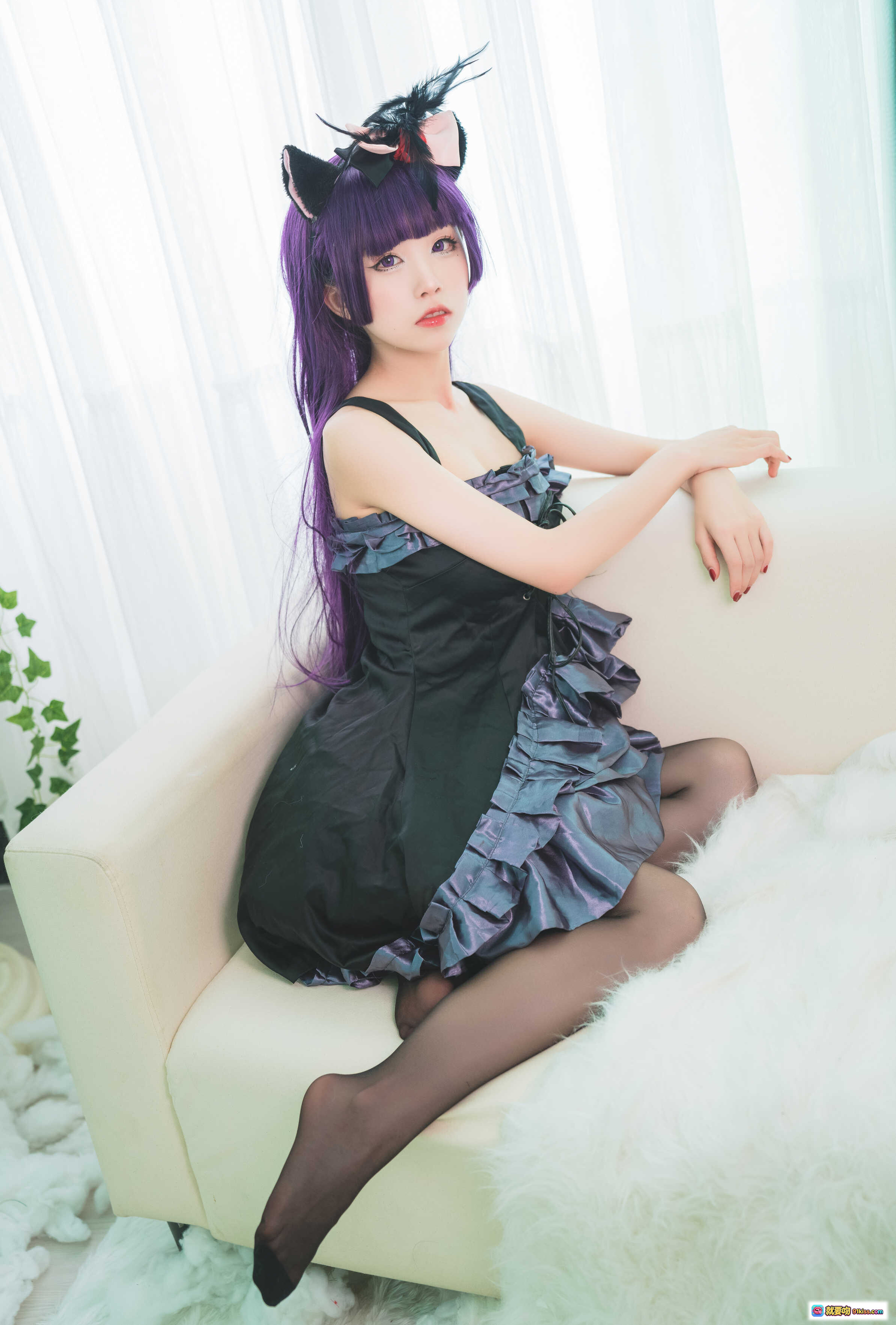 水淼NO.022黑猫cos冷门小礼服紫色长发猫耳黑丝美腿室内写真9P高清图集 - 就要吻