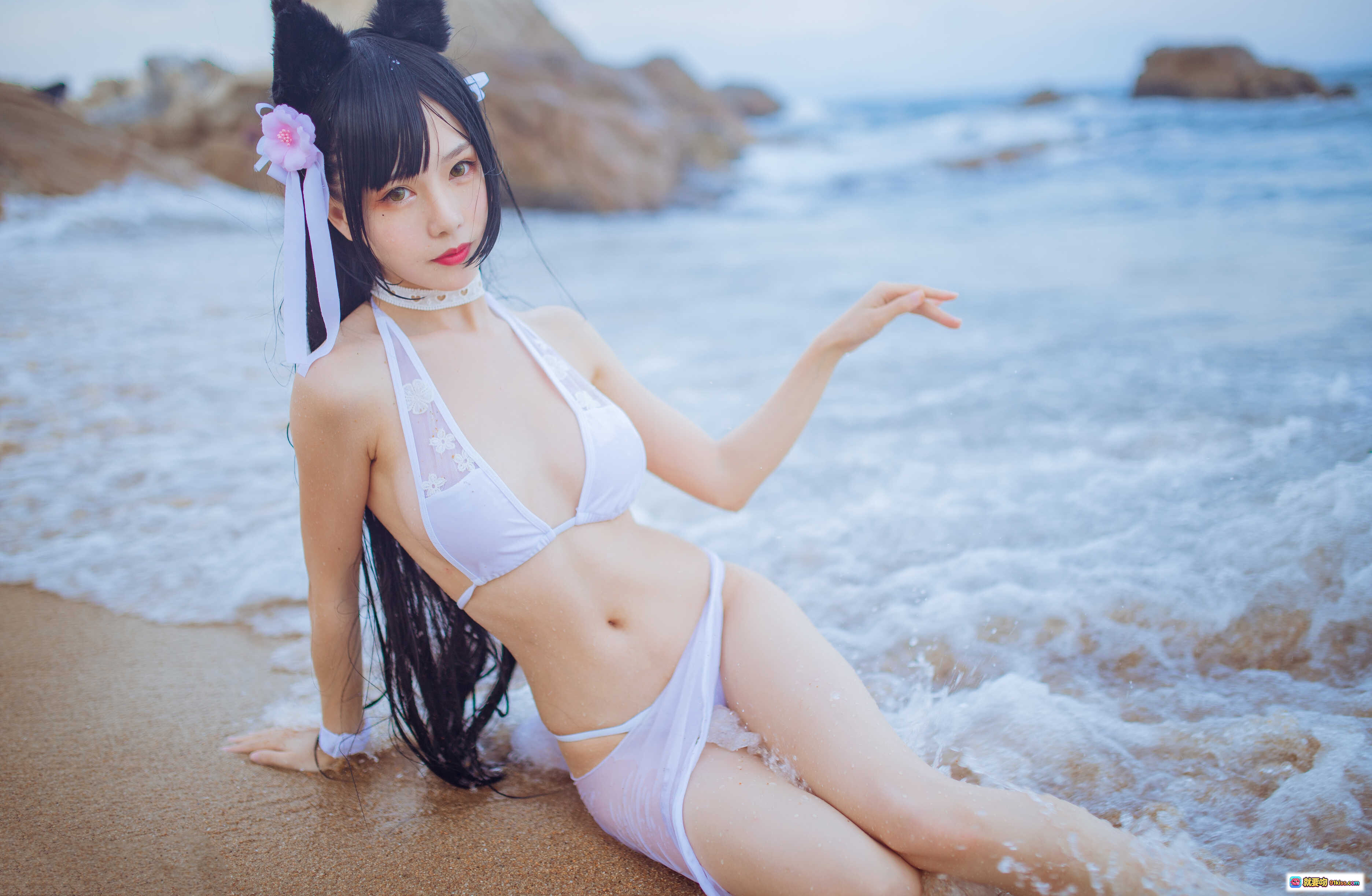 图片[2] - 抖娘利世NO.006海边泳装写真｜不呆猫联名獒犬角色扮演｜白色比基尼岩石海岸拍摄｜41P高清图集 - 就要吻