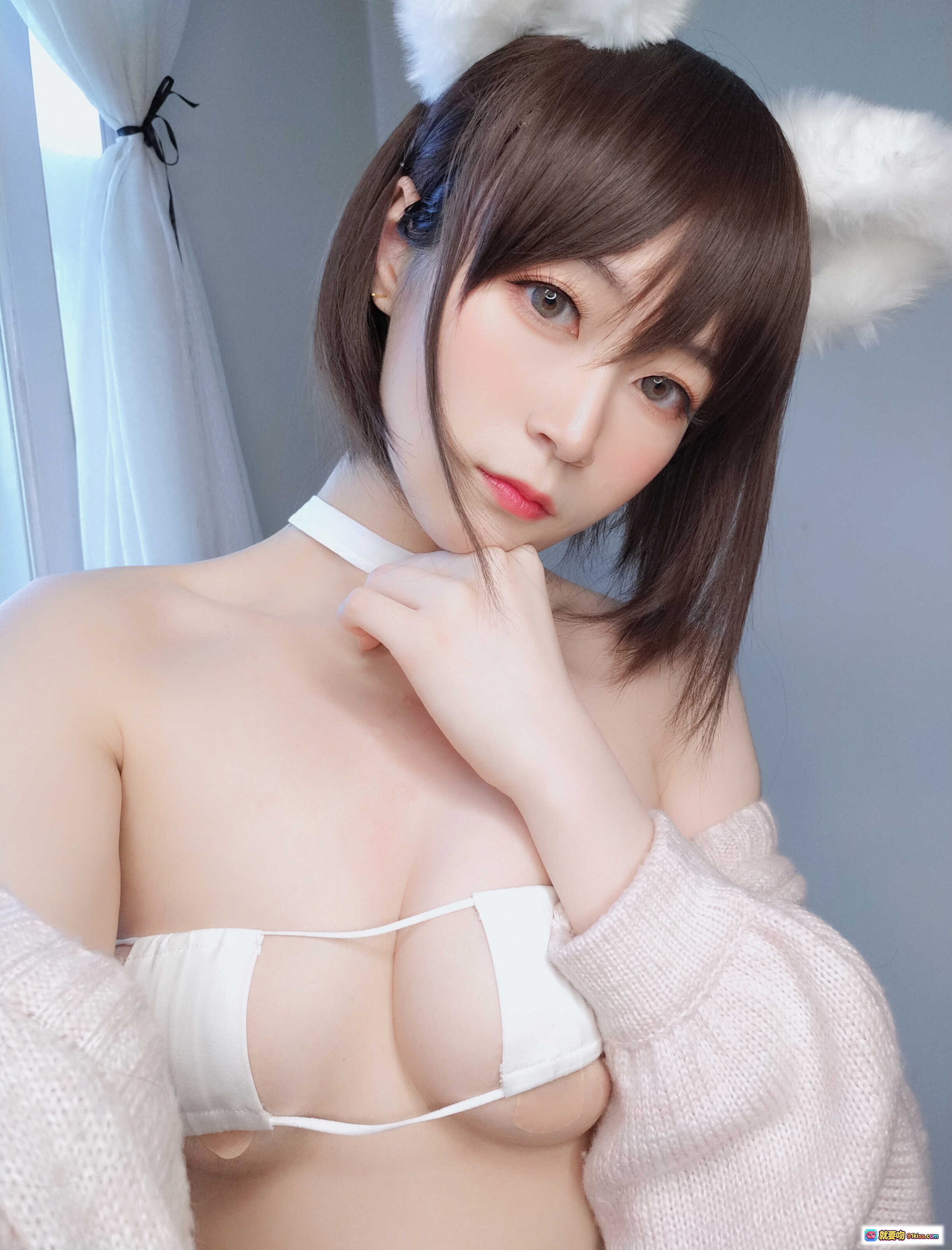 图片[6] - 白银81 NO.014 白银 兔子DLC写真 20P高清美图 白色兔耳比基尼 粉色开衫性感造型 室内环形灯拍摄 腹部爱心纹身点缀 - 就要吻