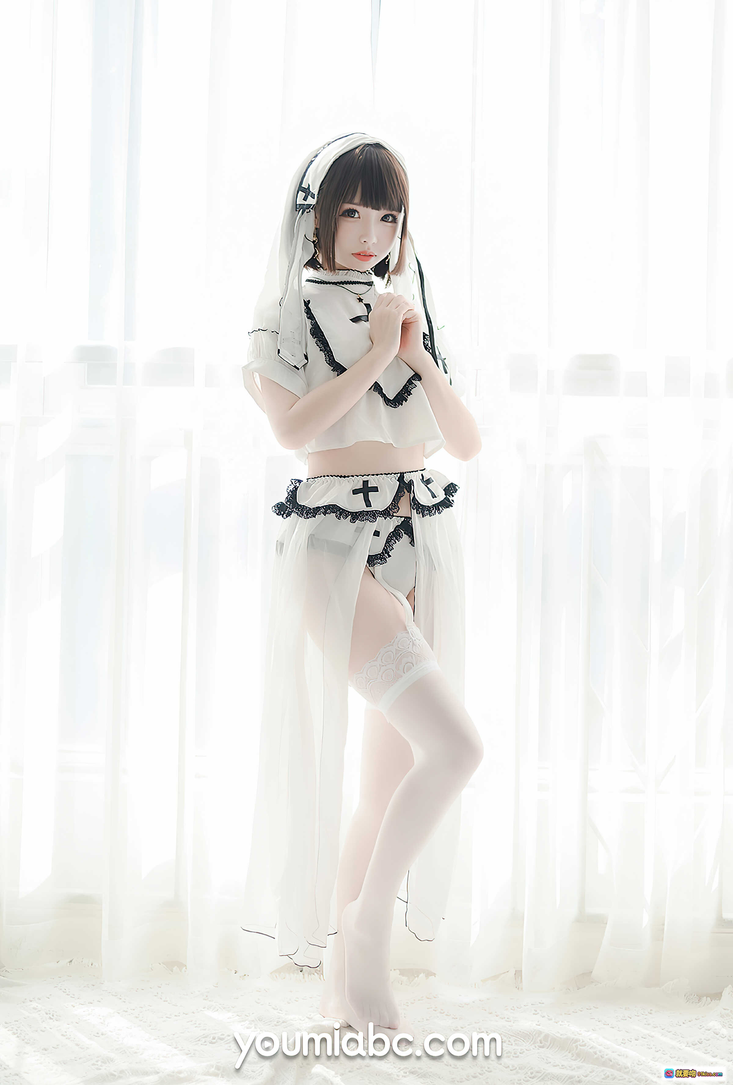 图片[8] - 圣洁修女cos甜椒妙妙mio 白色蕾丝黑边十字架 甜美少女写真 优雅坐姿室内光影 YouMi尤蜜2020.11.10 - 就要吻