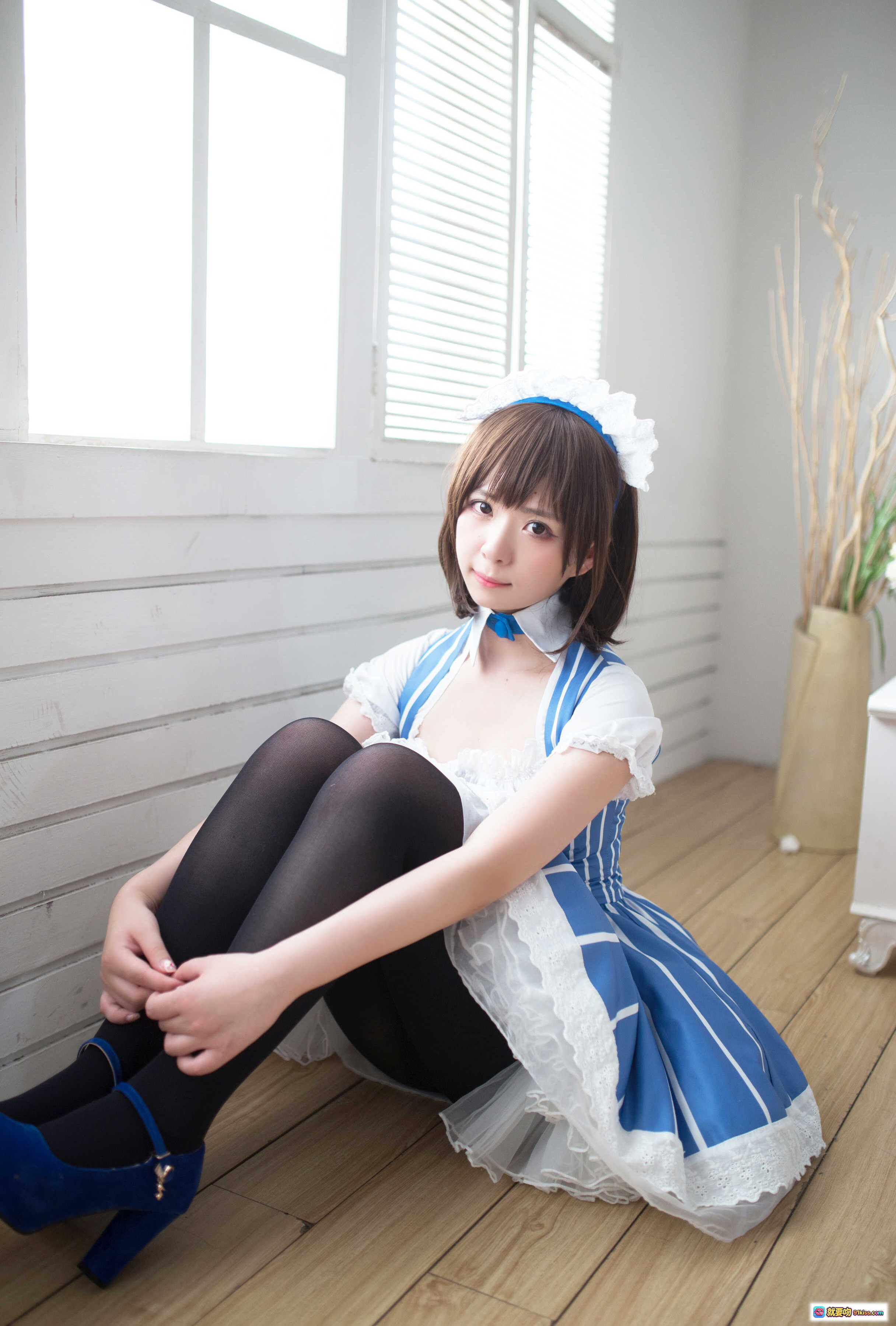图片[8] - 闪月半NO.003加藤惠蓝白条纹女仆装黑丝美腿居家写真17P高清图集 - 就要吻