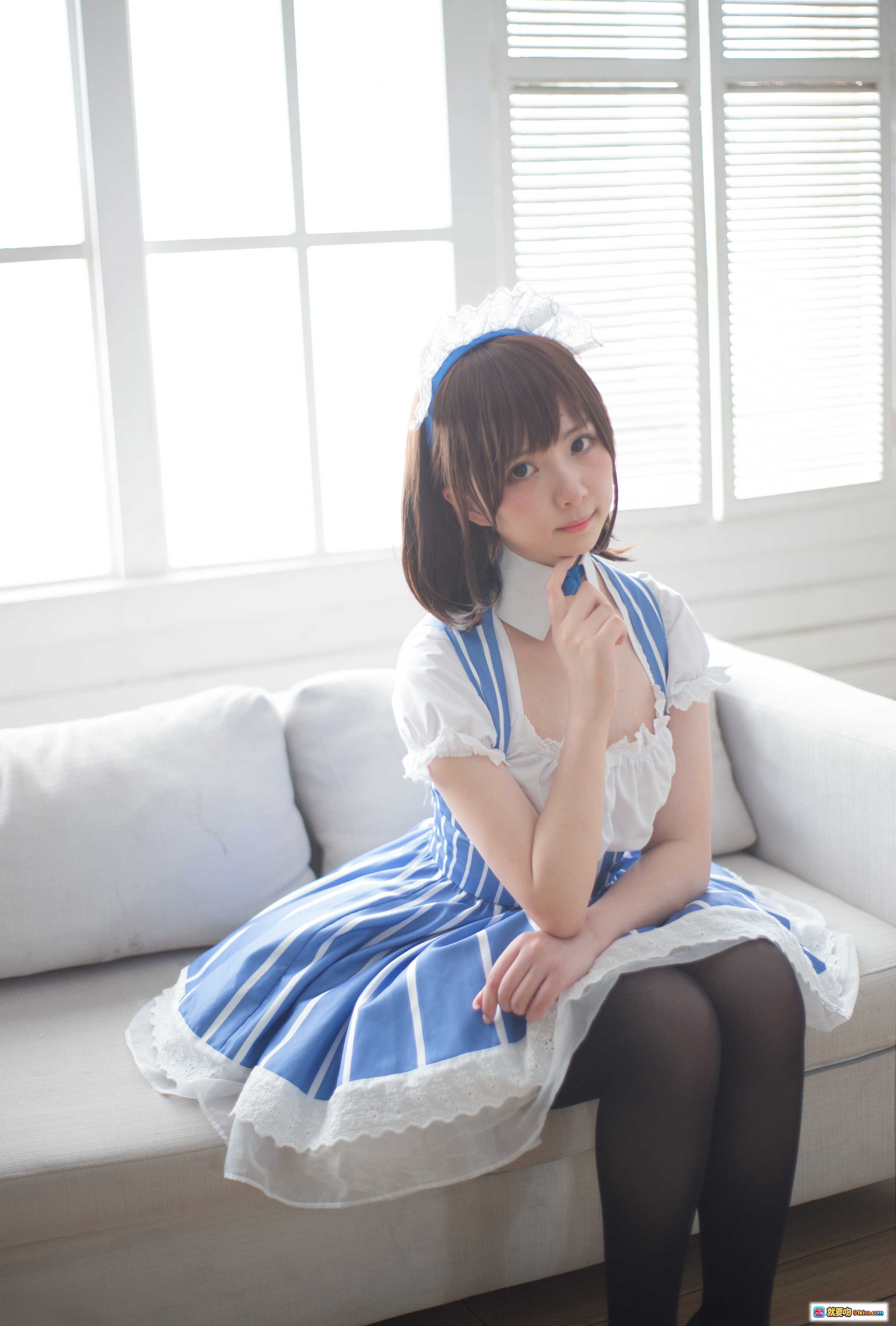图片[1] - 闪月半NO.003加藤惠蓝白条纹女仆装黑丝美腿居家写真17P高清图集 - 就要吻
