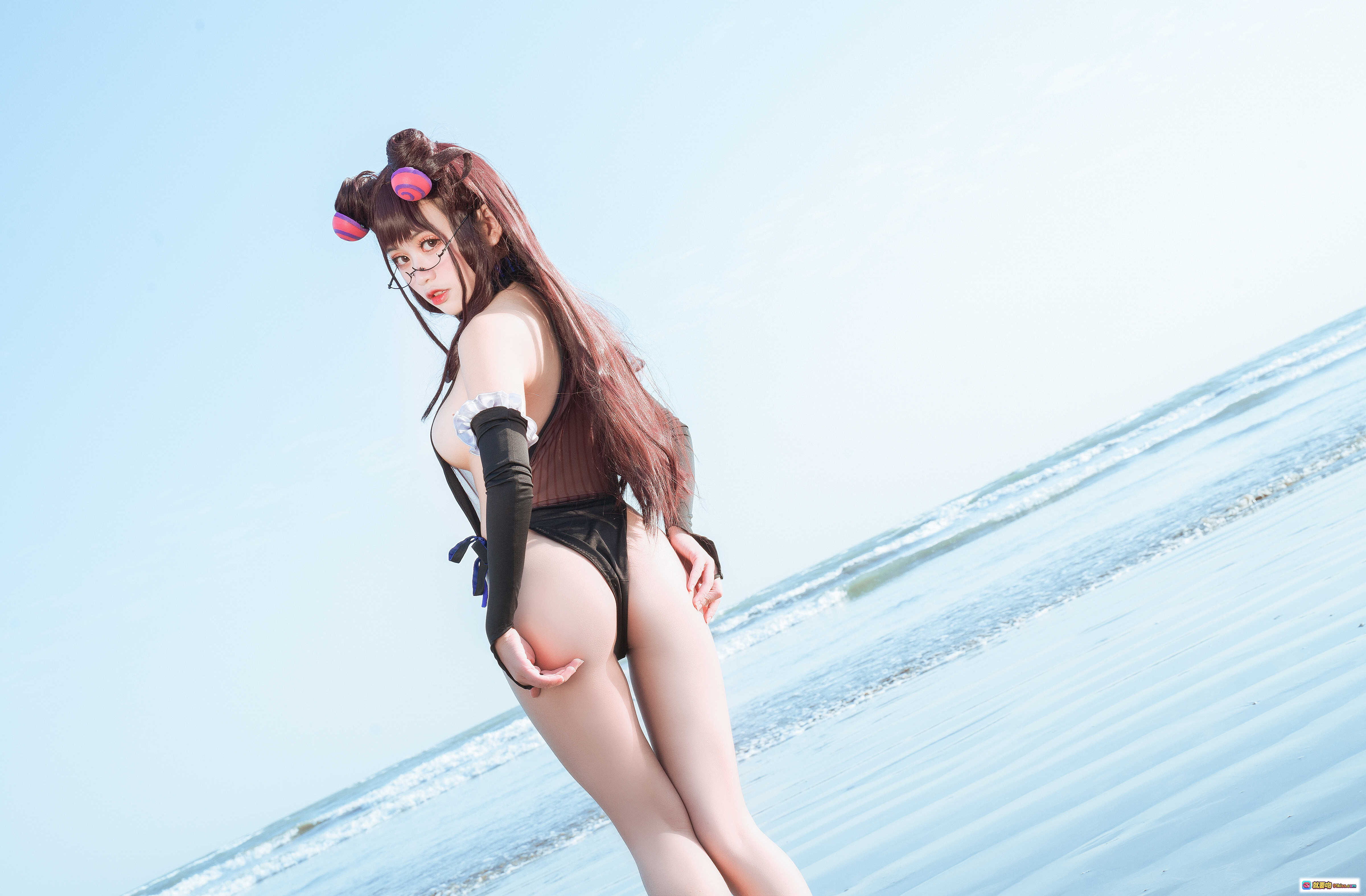 图片[8] - 一笑芳香沁NO.013紫式部泳装写真20P183MB海边黑伞美腿长发眼镜女仆风性感诱惑 - 就要吻
