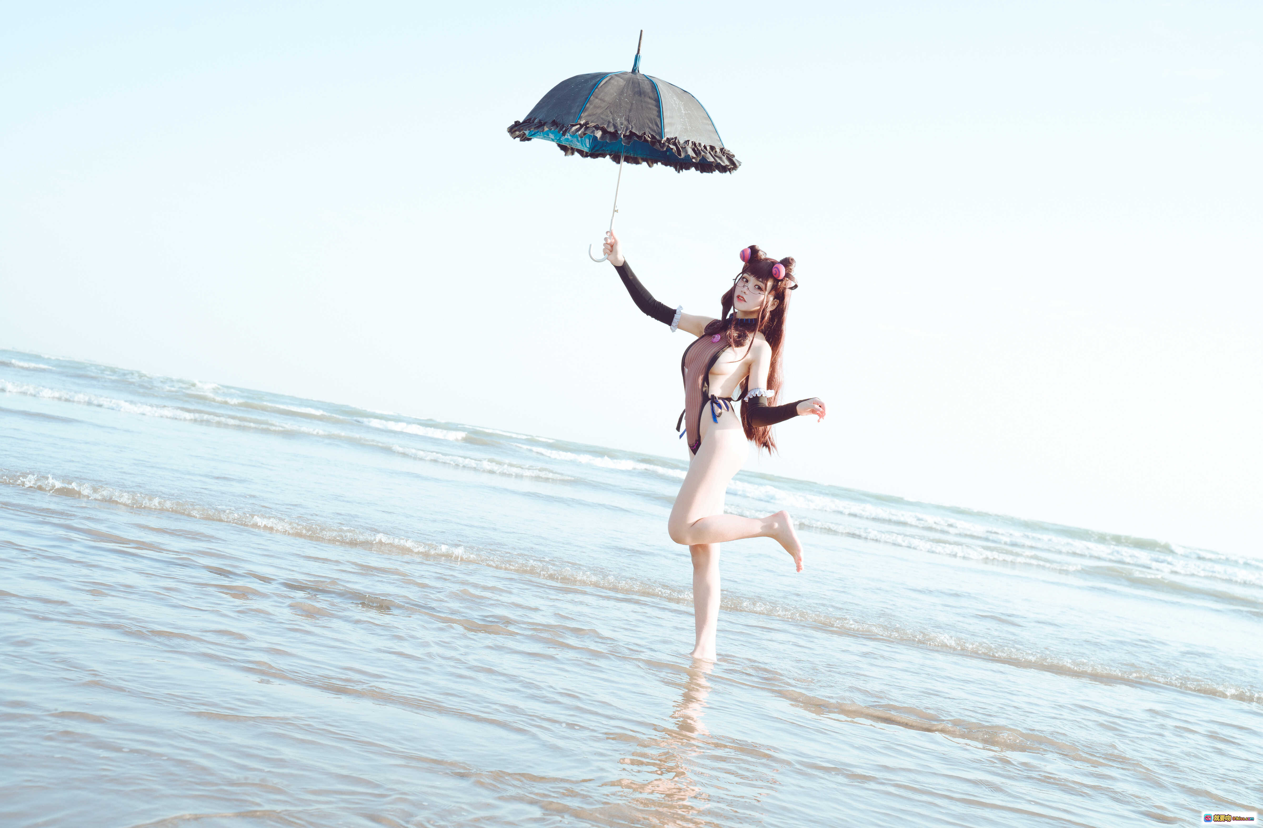 图片[10] - 一笑芳香沁NO.013紫式部泳装写真20P183MB海边黑伞美腿长发眼镜女仆风性感诱惑 - 就要吻