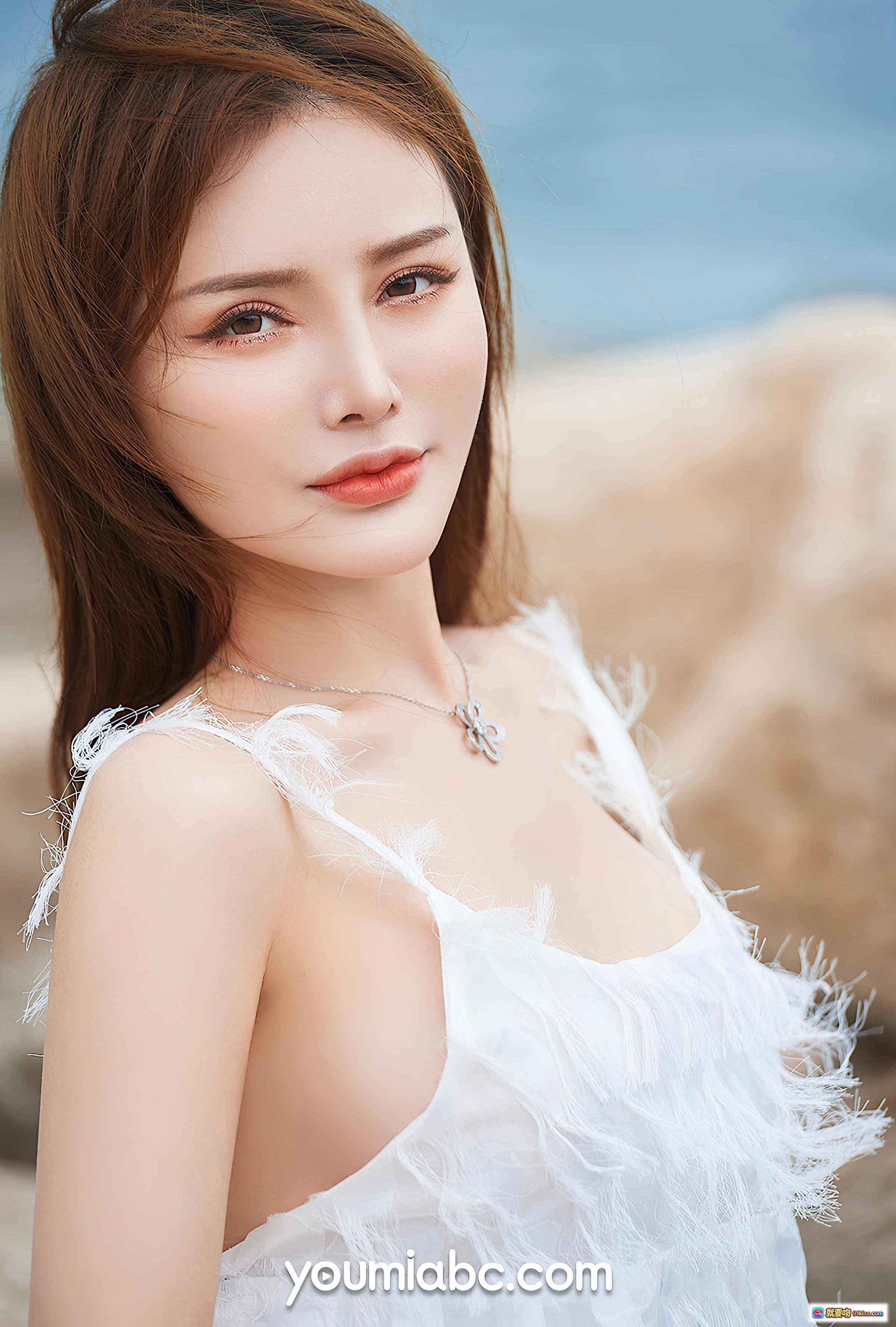 图片[7] - 陈宇曦海边写真 | 白色羽毛裙露背造型 | 季夏流光唯美大片 | YouMi尤蜜2020.10.16高清图集 - 就要吻