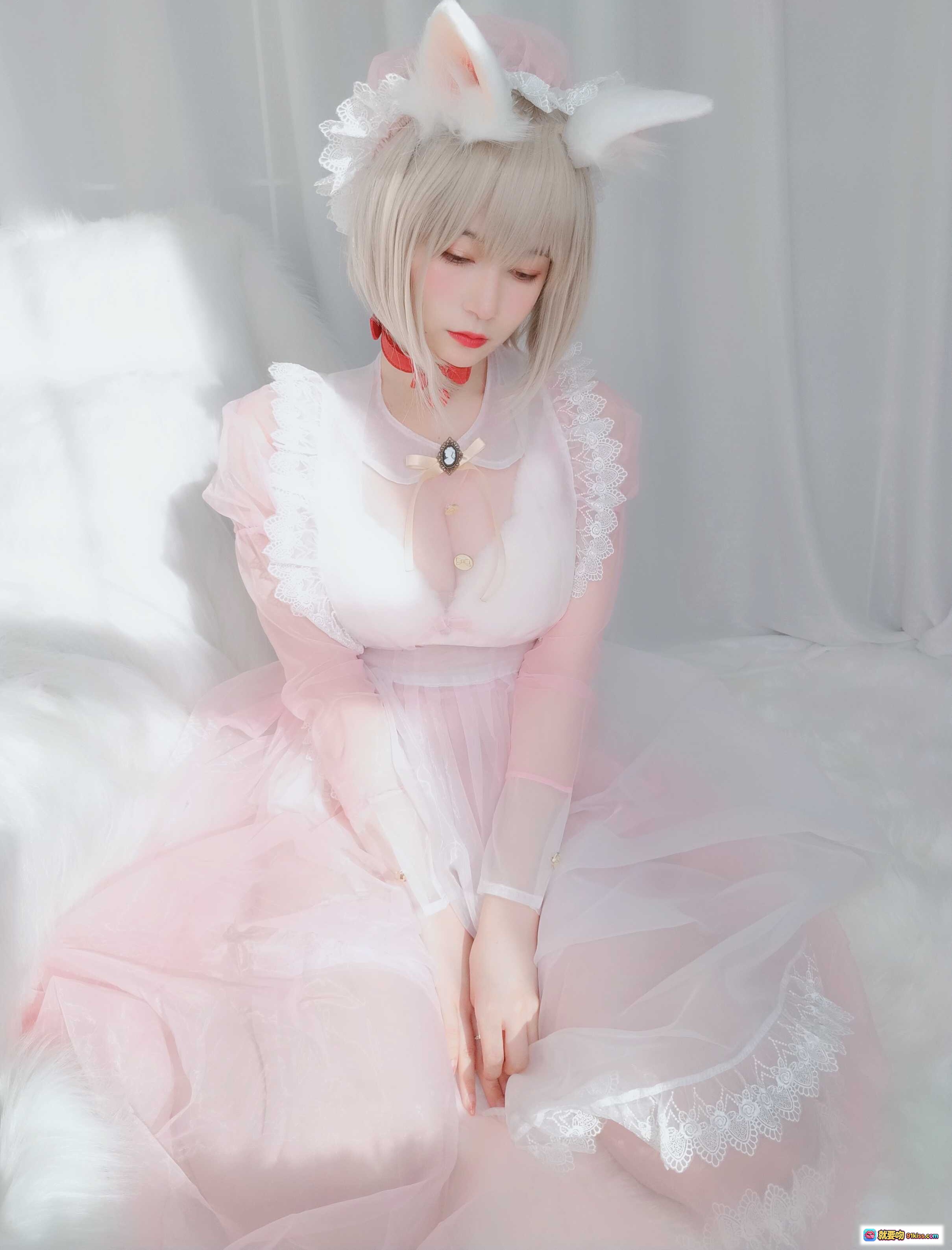 图片[4] - 白银81 NO.029 女仆小兔子 Cosplay 粉色蕾丝兔耳装 甜美少女风 白发红唇 轻纱长裙 室内写真 85P高清图集 - 就要吻
