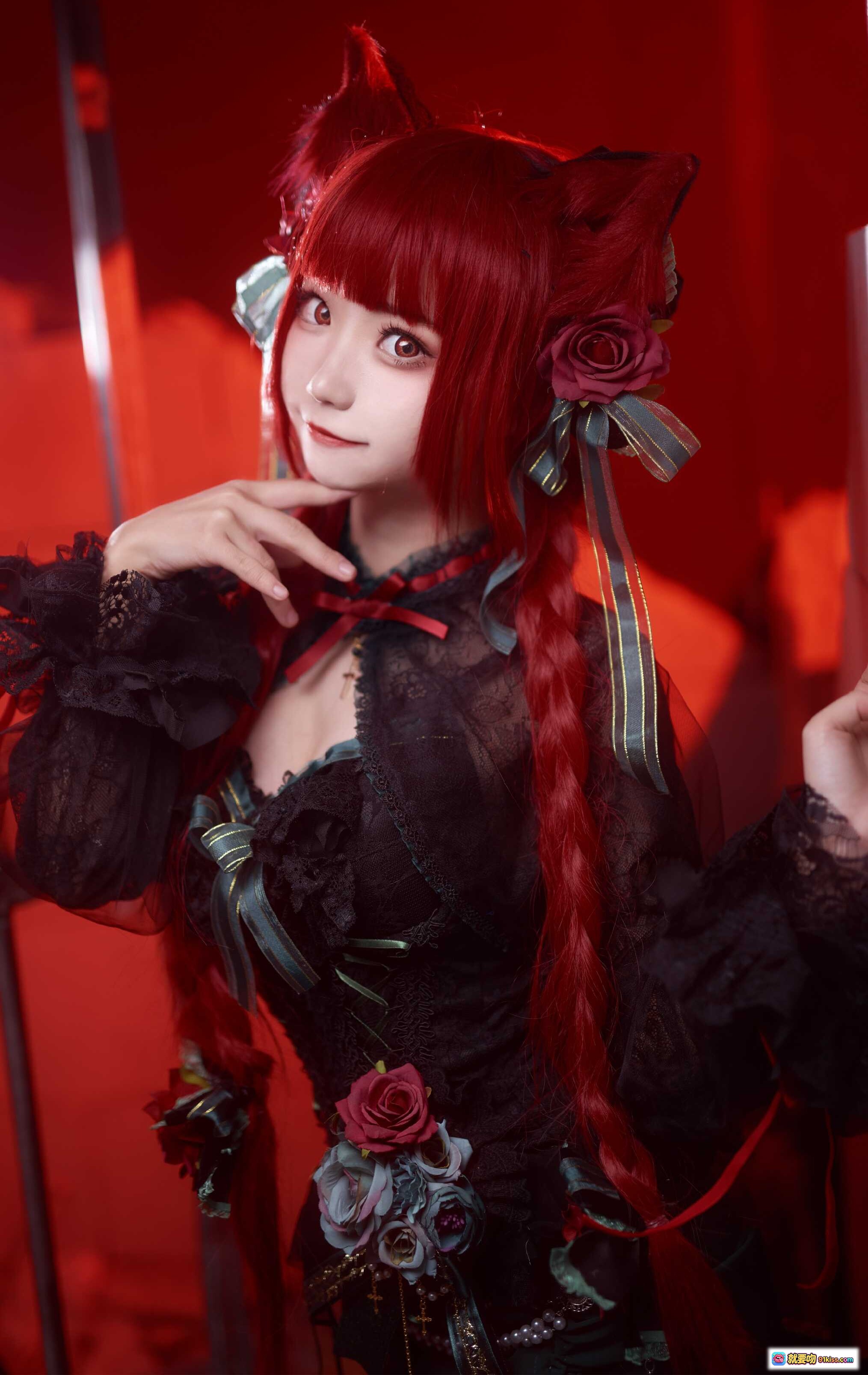 图片[10] - 花柒Hana NO.005 火焰猫燐 Cosplay 黑色蕾丝哥特风 红发双马尾 花饰洛丽塔 优雅暗黑系造型 - 就要吻