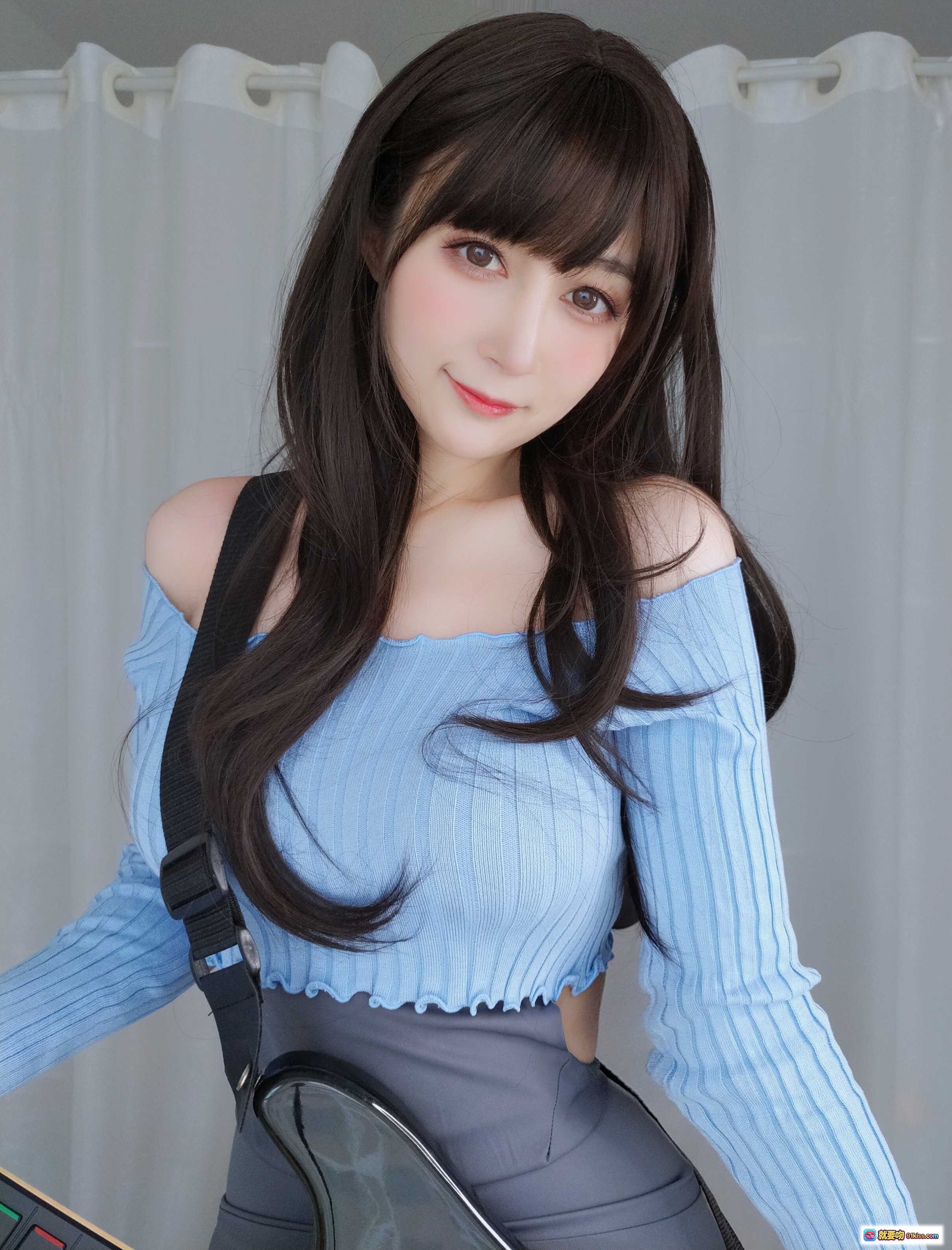 图片[2] - 白银81 NO.080 吉他妹妹写真 165P高清美图 蓝色针织衫少女 甜美笑容抱吉他 室内窗边自然光拍摄 - 就要吻