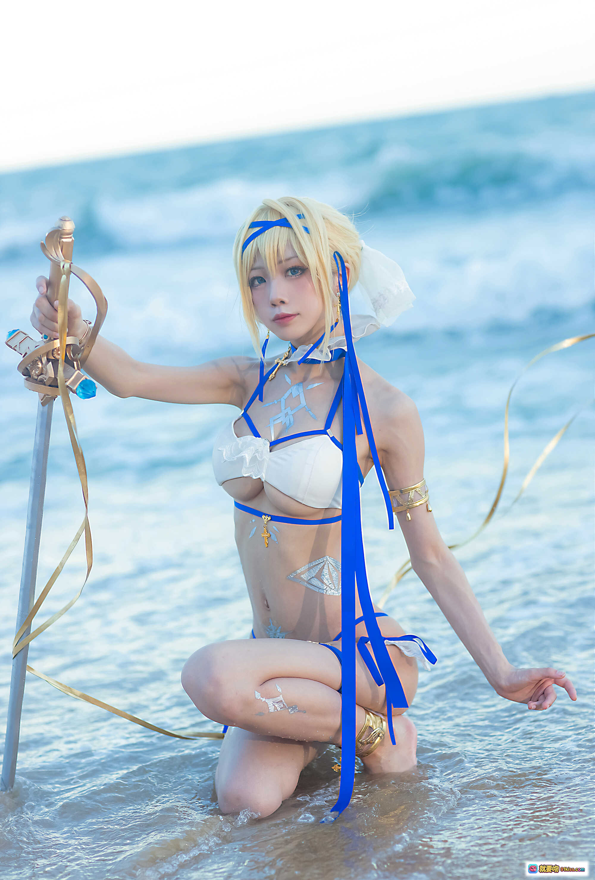 图片[8] - 水淼NO.059圣女贞德cos写真｜白裙金发持剑少女｜精致妆容蕾丝细节｜40P高清美图 - 就要吻