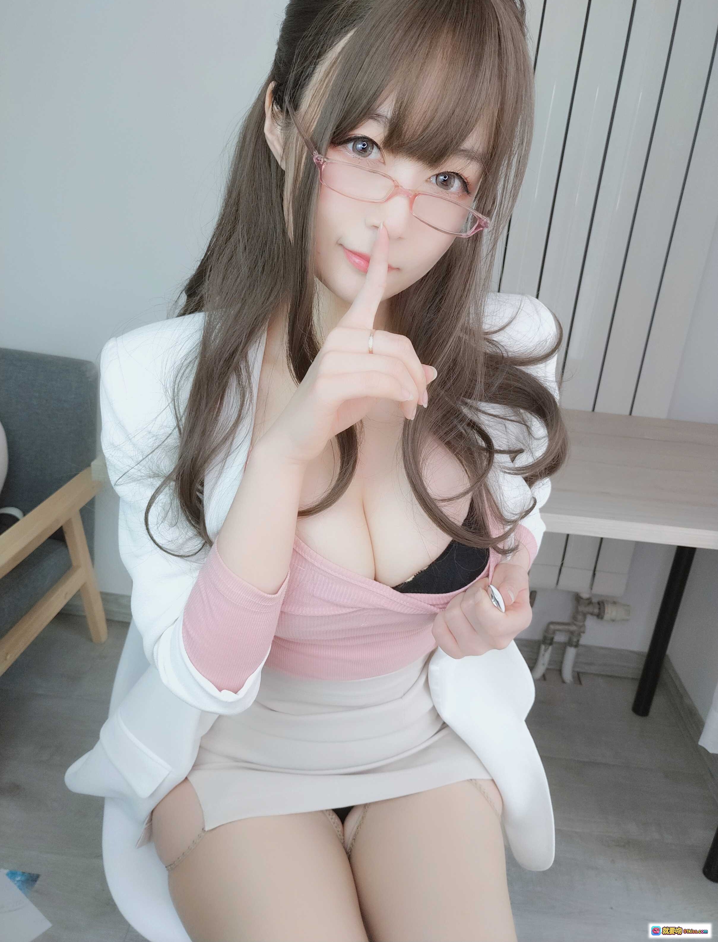 图片[3] - 甜美后辈白银81 NO.028 粉色眼镜长发少女自拍写真 153P高清图集 - 就要吻