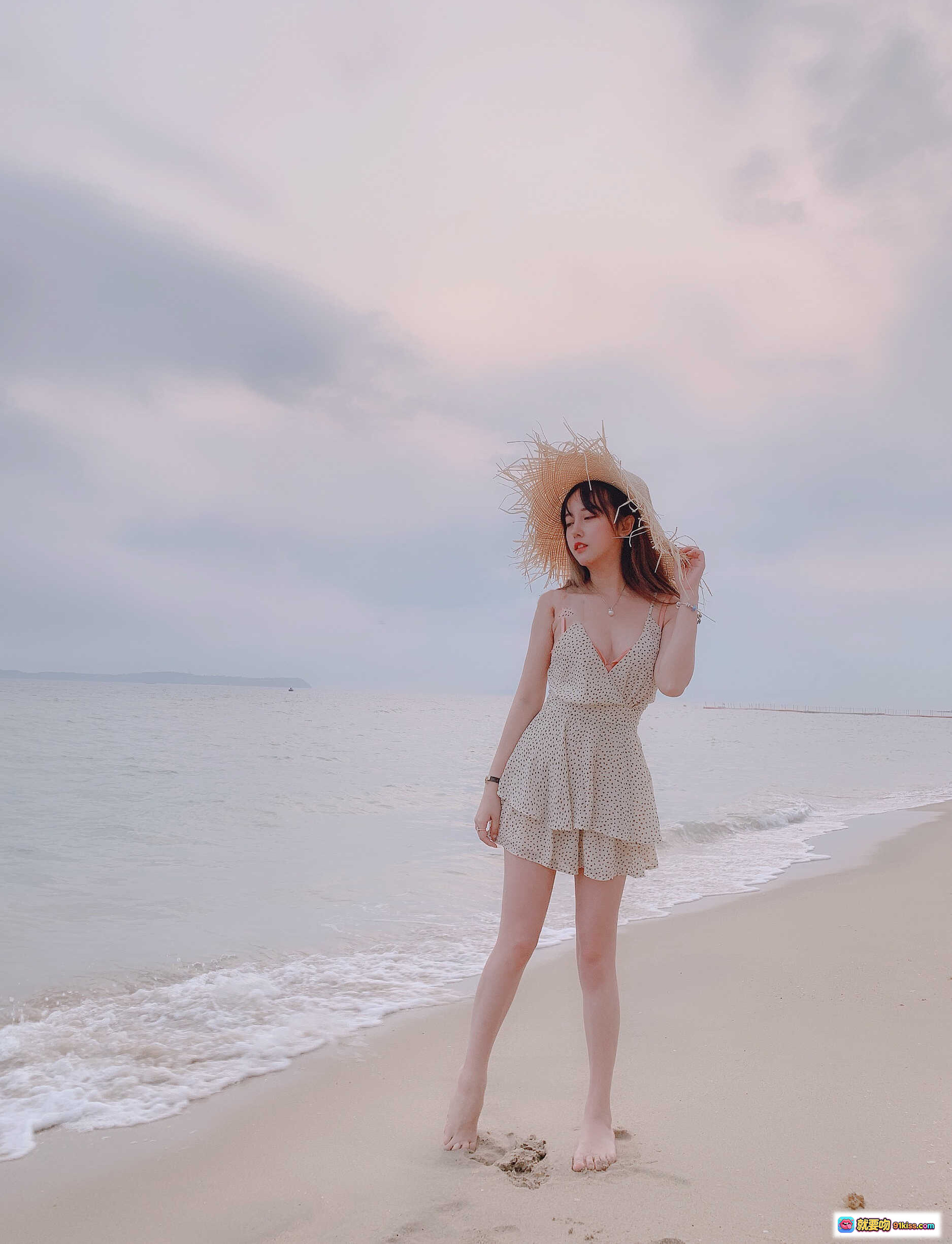 图片[10] - 过期米线线喵001日常写真｜黑丝蕾丝内衣+白衬衫+眼镜少女坐姿美拍 - 就要吻