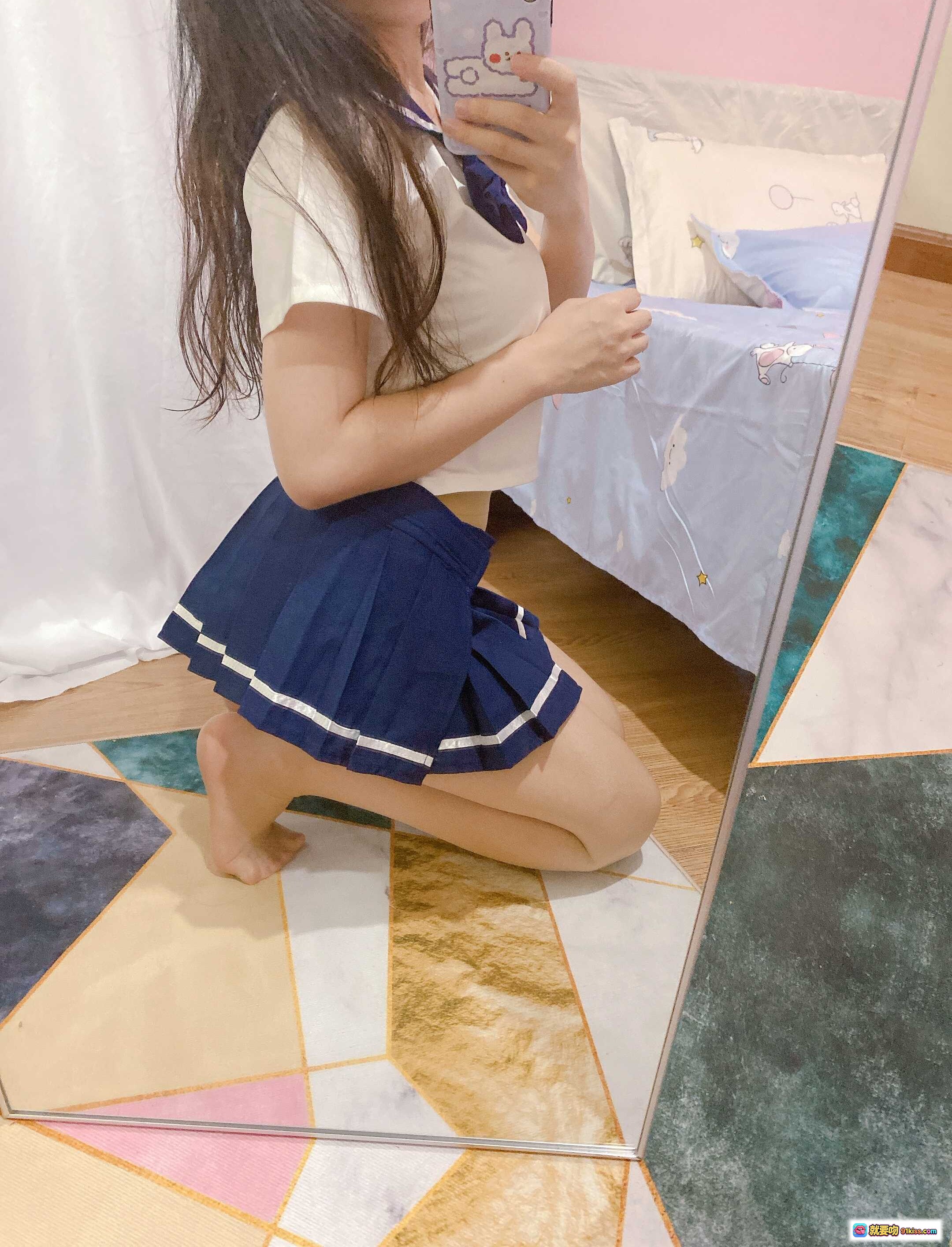 图片[8] - usejan蓝蓝 NO.006 肉丝妹妹 白色短袖水手领 粉色卧室 床上坐姿 美腿特写 55P高清图集 - 就要吻