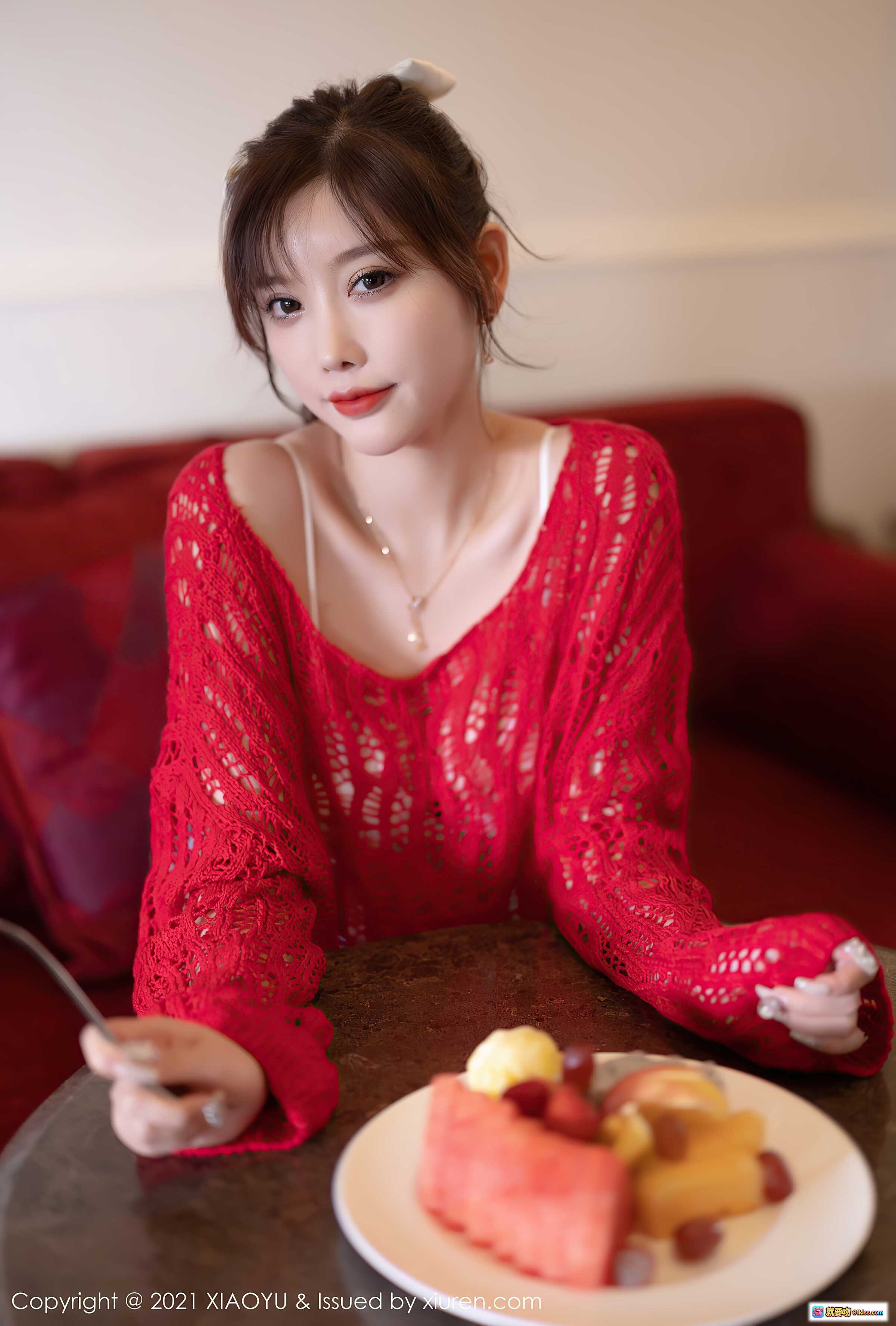 图片[8] - 杨晨晨Yome红色镂空针织衫写真 | 甜美少女风室内私房照 | XIAOYU Vol.520高清图集 - 就要吻