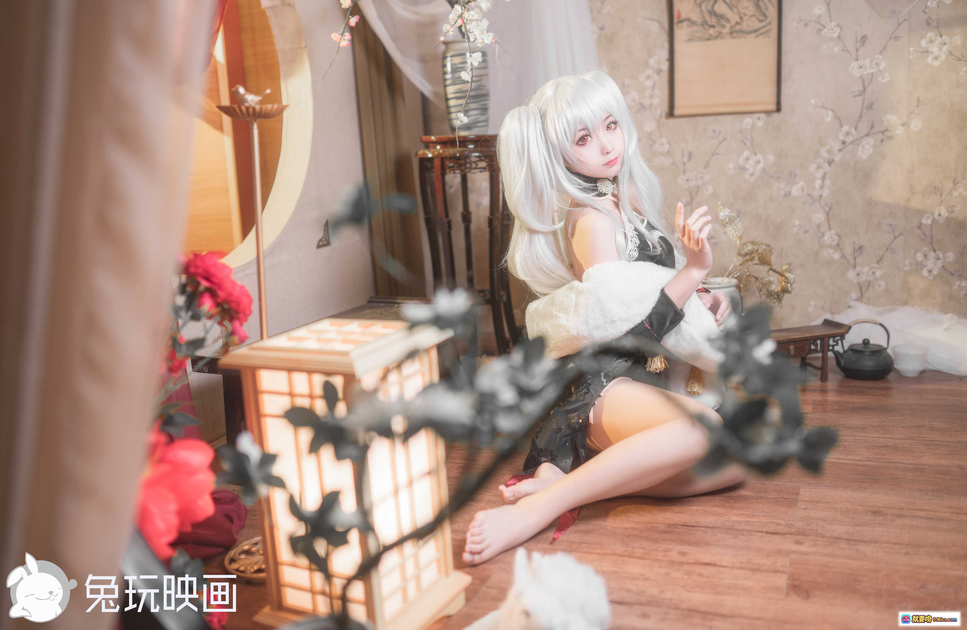 图片[5] - 蠢沫沫NO.093旗袍萝莉COS写真｜白发双马尾黑丝美腿古风室内场景40P高清图集 - 就要吻