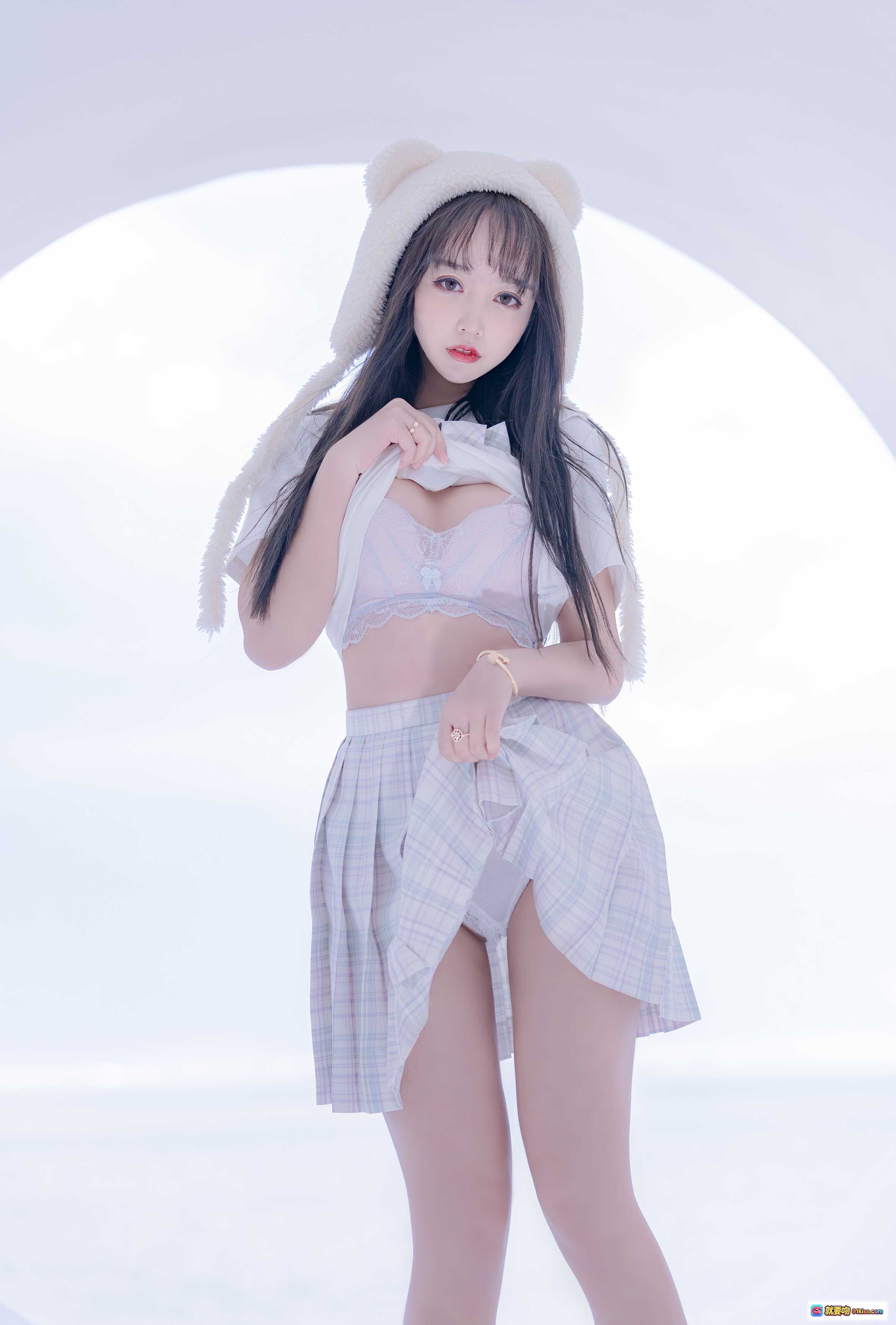 过期米线线喵070米线天台JK写真｜可爱熊耳帽+格子短裙+蕾丝内衣清新少女风摄影集 - 就要吻