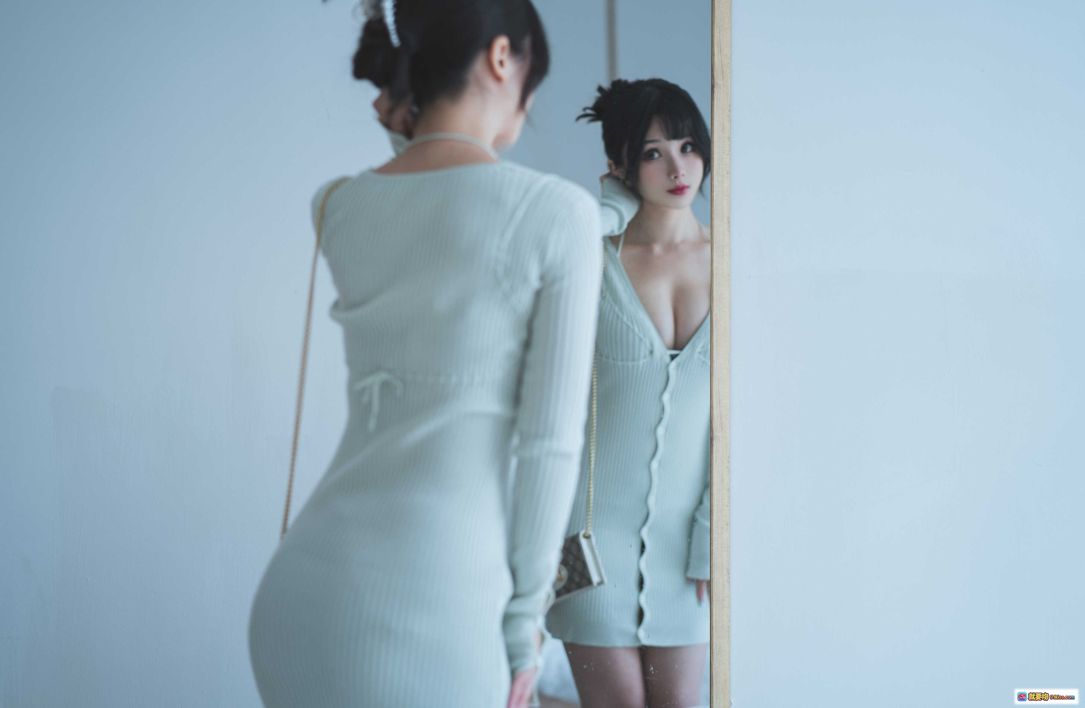 图片[4] - rioko凉凉子NO.076人妻毛衣写真｜温柔性感V领针织连衣裙居家风54P高清图集 - 就要吻