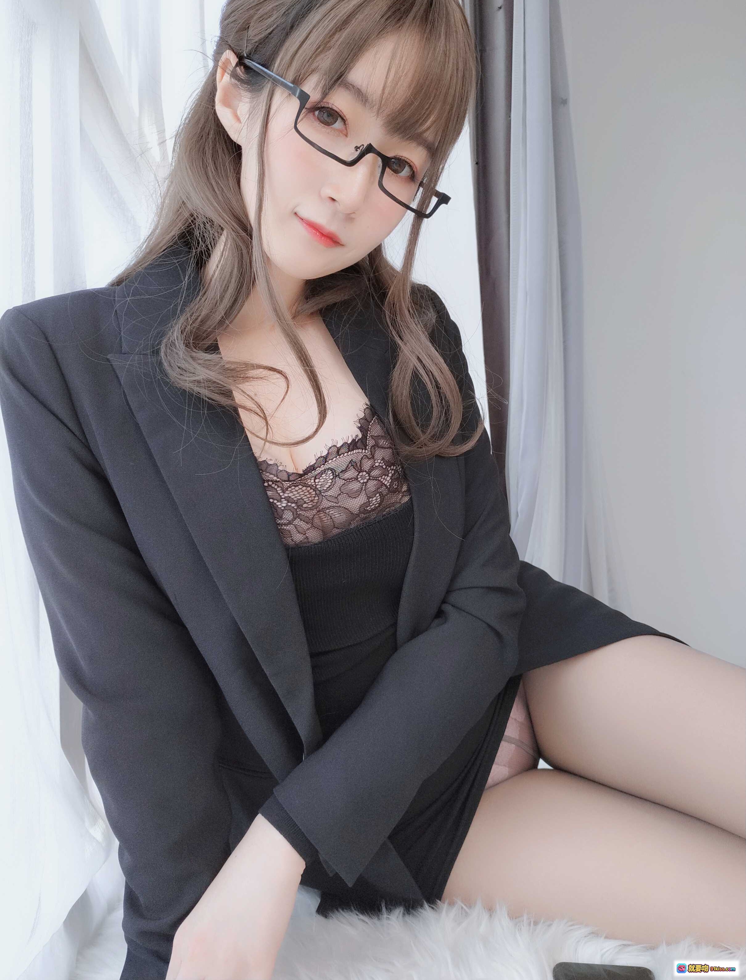图片[6] - 白银81 NO.049 黑色蕾丝露肩上衣 眼镜少女写真 甜美性感风格 室内私房照 136P高清图集 - 就要吻