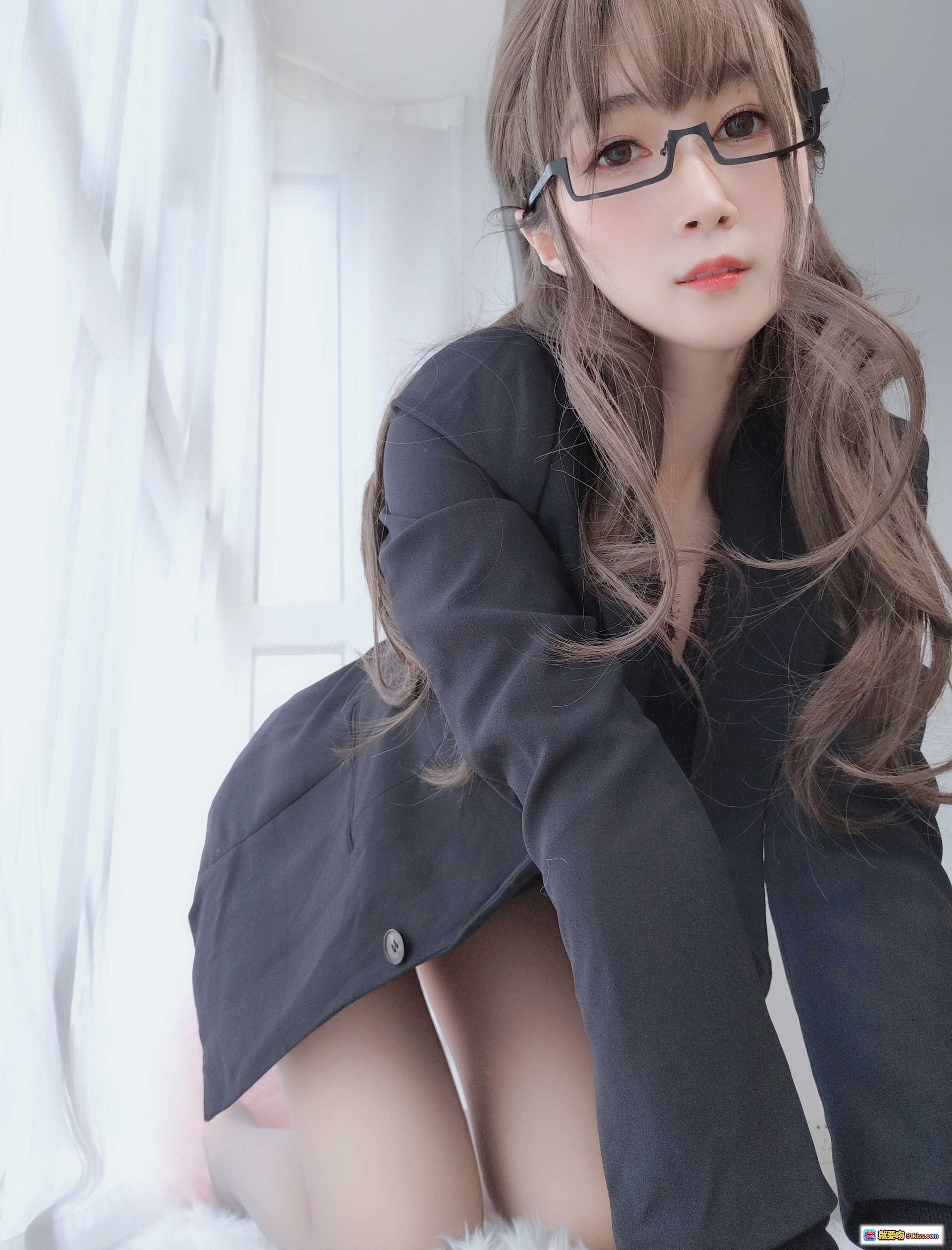 图片[8] - 白银81 NO.049 黑色蕾丝露肩上衣 眼镜少女写真 甜美性感风格 室内私房照 136P高清图集 - 就要吻