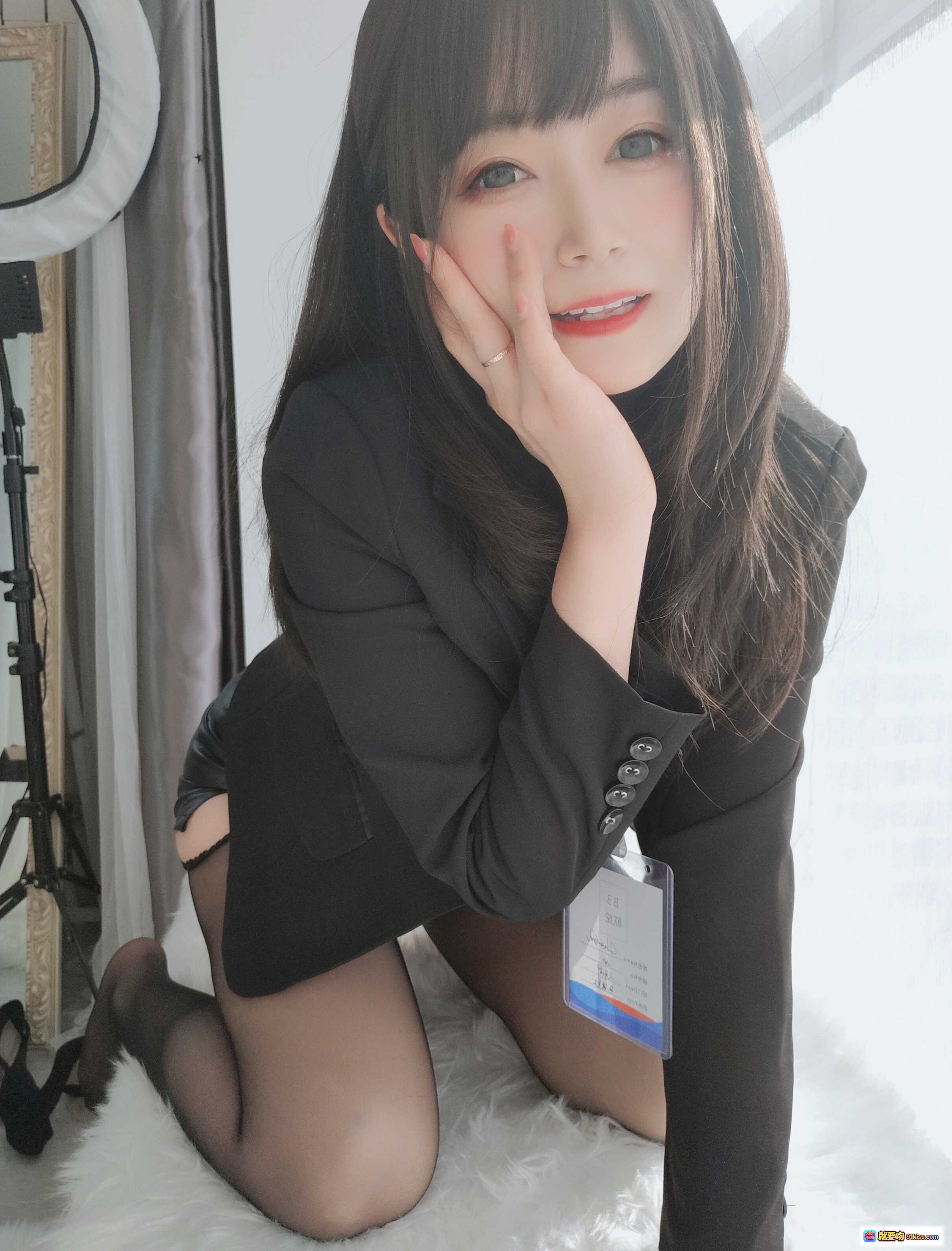 图片[2] - 白银81 NO.024 职场新人写真 118P黑裙吊带蕾丝美腿性感私房照 - 就要吻