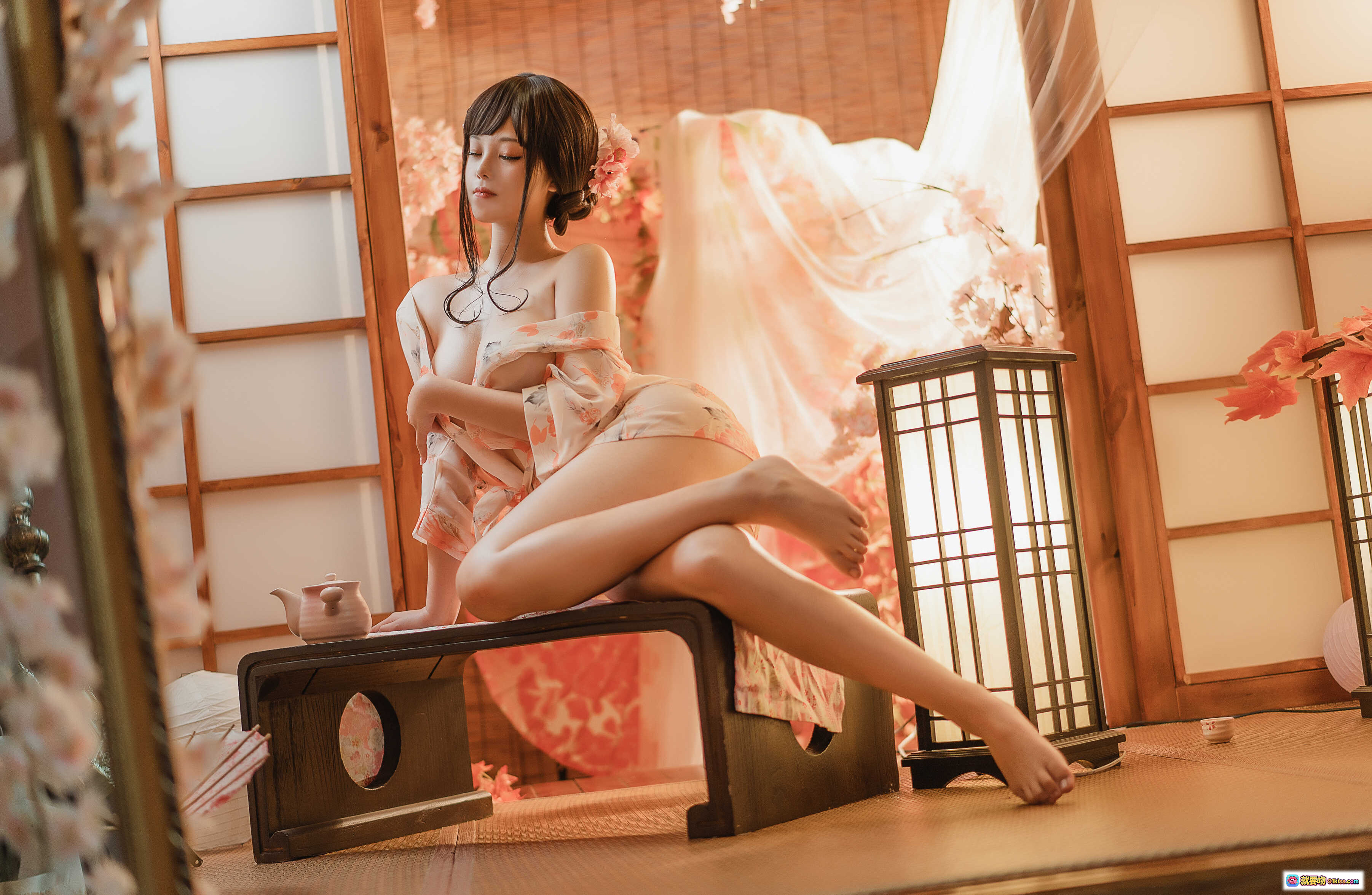 图片[9] - 蜜汁猫裘NO.067浴娘写真｜和风浴衣美少女｜樱花图案薄纱和服｜日式榻榻米场景｜精致发饰闭眼姿态｜37P高清图集 - 就要吻