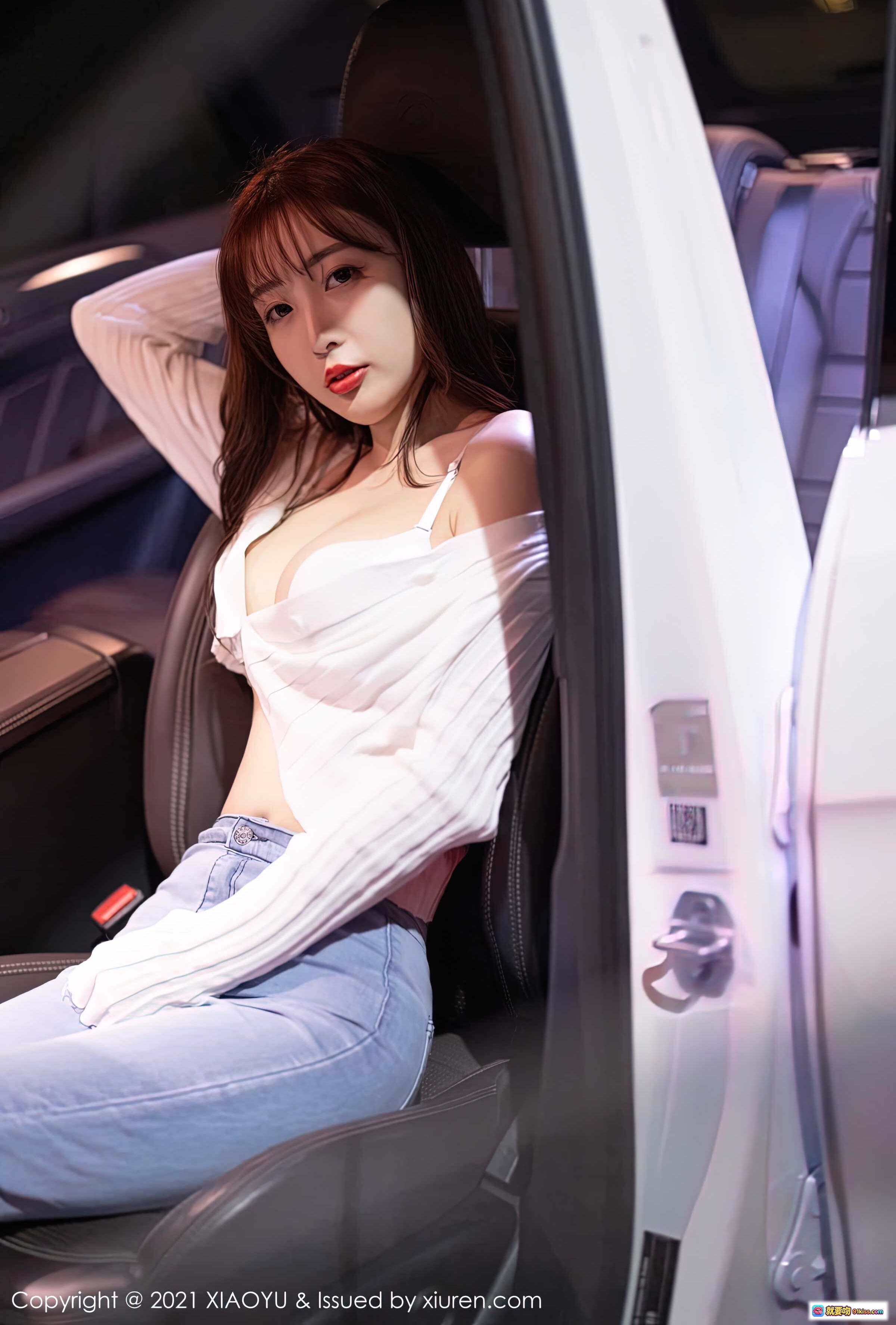图片[8] - 林星阑性感写真：白色露肩上衣+牛仔裤 车内魅惑姿态 2021 XIAOYU Vol.539高清图集 - 就要吻