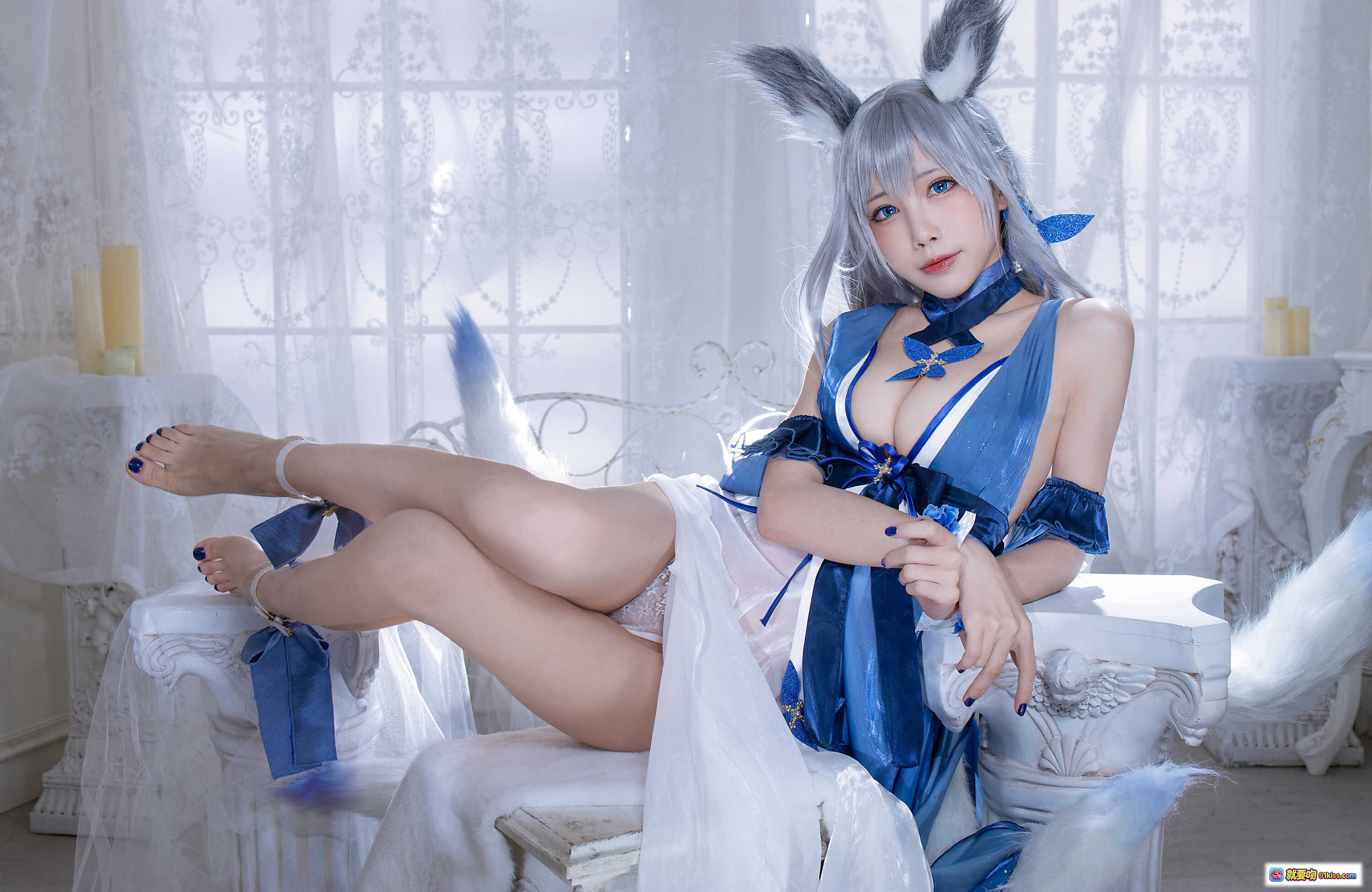图片[6] - 水淼NO.070信浓Cosplay写真｜蓝白兔女郎装｜银发兔耳造型｜高开叉透明裙｜室内蕾丝窗景拍摄 - 就要吻