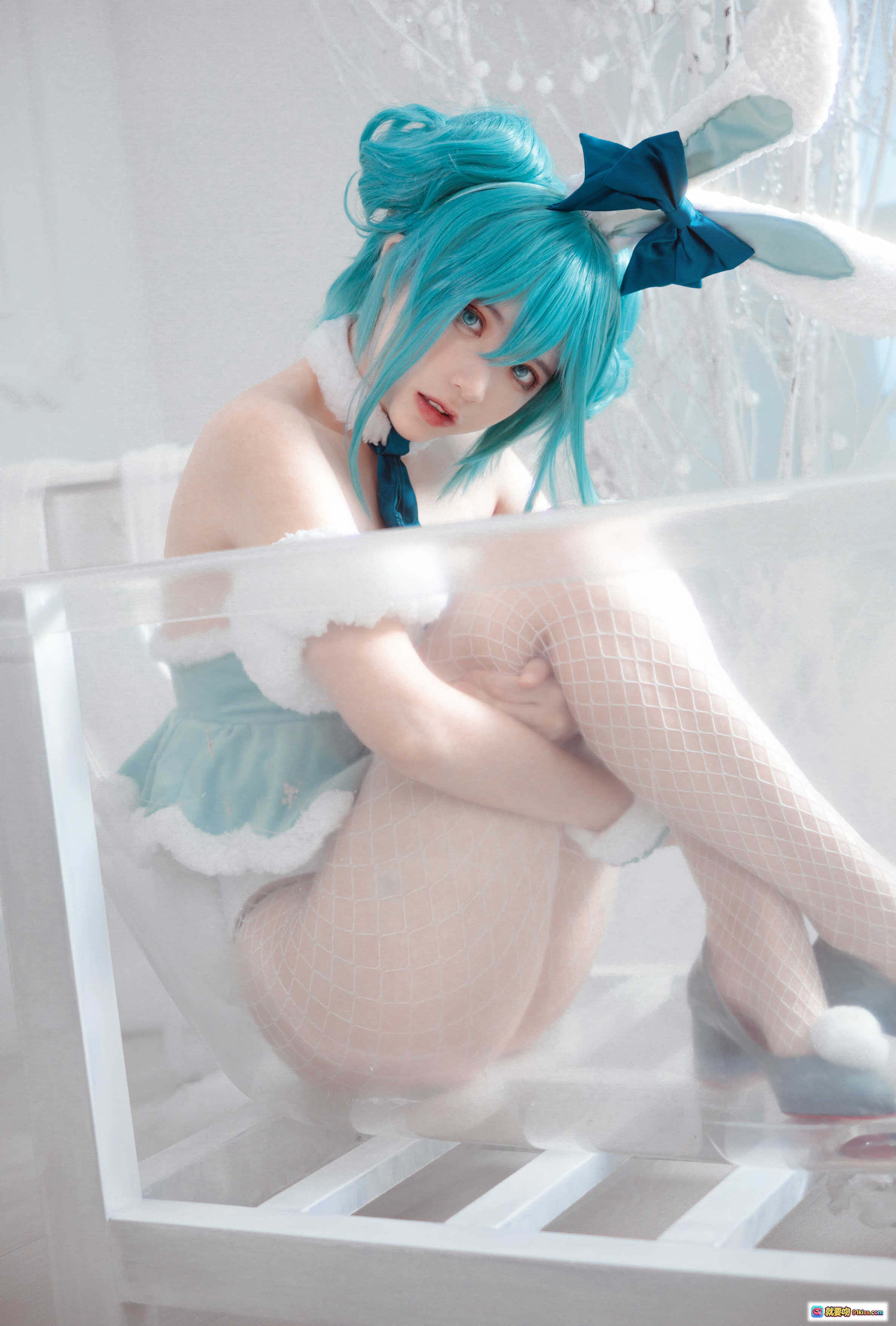 图片[3] - 疯猫ss NO.114 初音未来兔女郎cosplay 蓝发双马尾 白毛绒装饰 网袜高跟鞋 甜美性感写真集 - 就要吻