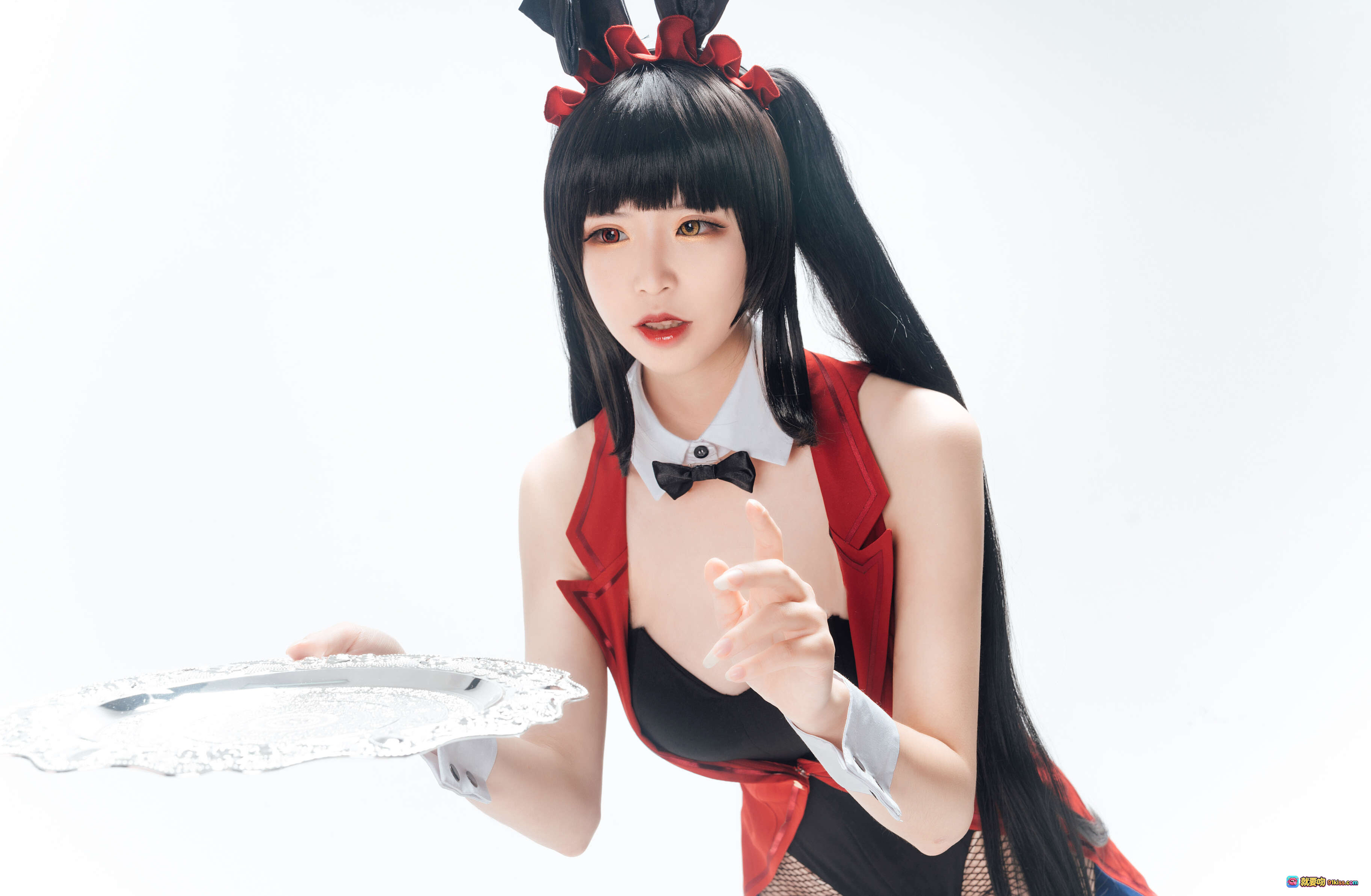 图片[4] - 爱老师狂三兔女郎cosplay写真 – 红黑制服+渔网袜+高跟鞋+兔耳发饰+动态姿势全收录 - 就要吻