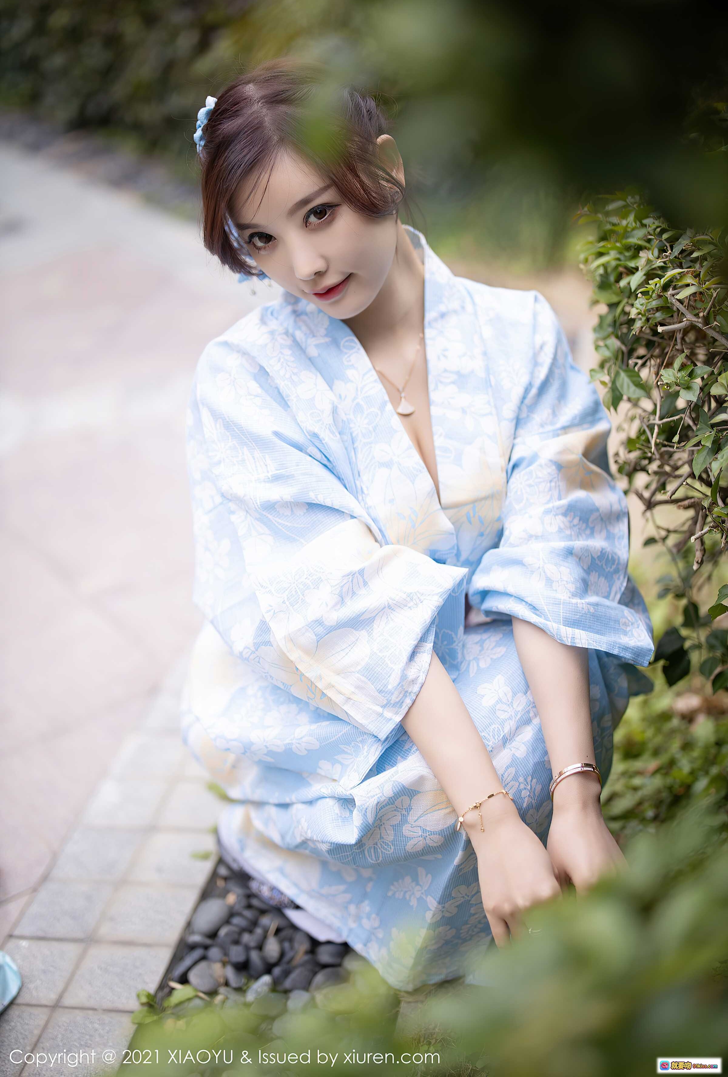 图片[6] - 杨晨晨Sugar和风写真｜浅蓝樱花和服+油纸伞｜日系庭院外拍｜XIAOYU语画界VOL.482 - 就要吻