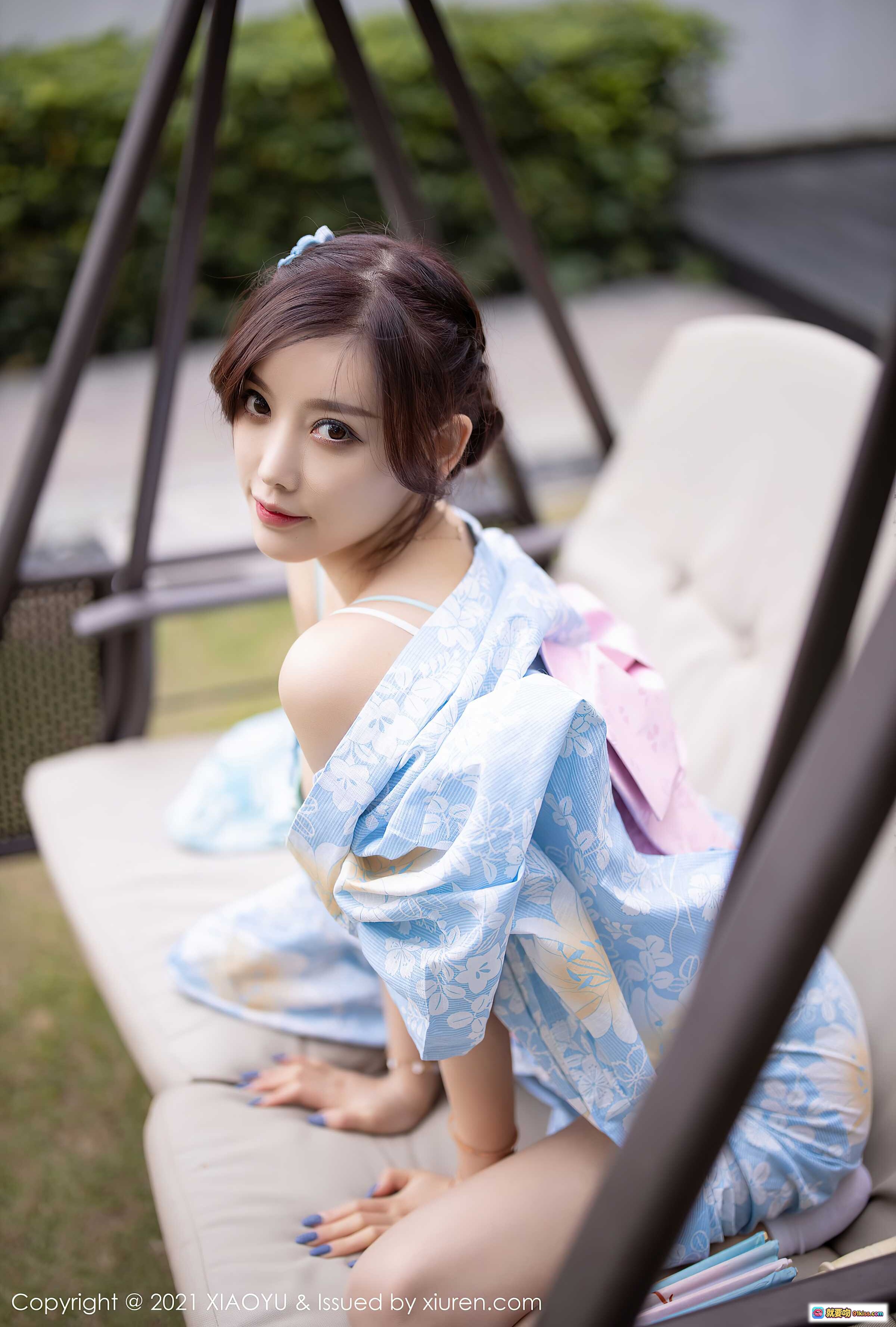 图片[8] - 杨晨晨Sugar和风写真｜浅蓝樱花和服+油纸伞｜日系庭院外拍｜XIAOYU语画界VOL.482 - 就要吻