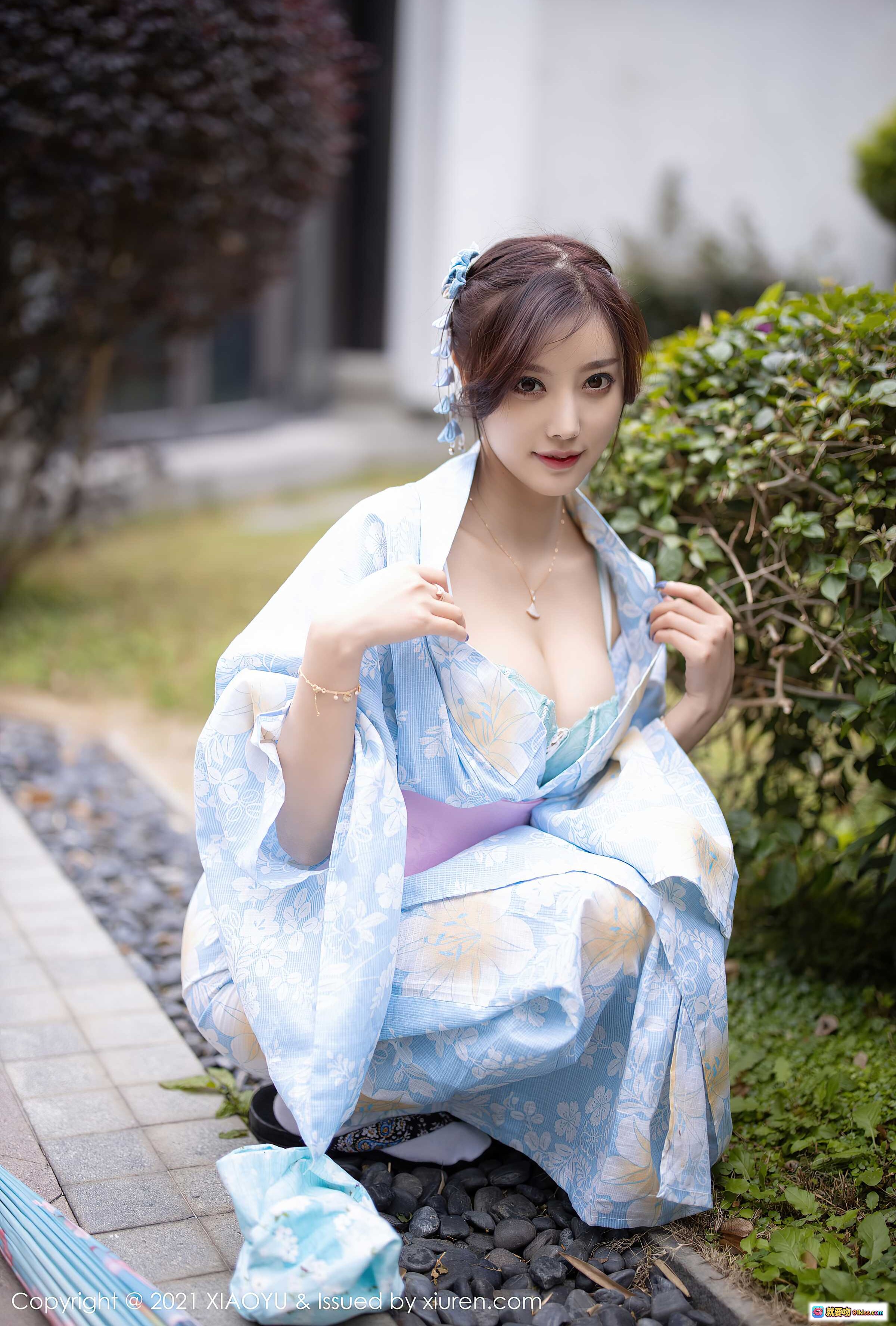 图片[7] - 杨晨晨Sugar和风写真｜浅蓝樱花和服+油纸伞｜日系庭院外拍｜XIAOYU语画界VOL.482 - 就要吻