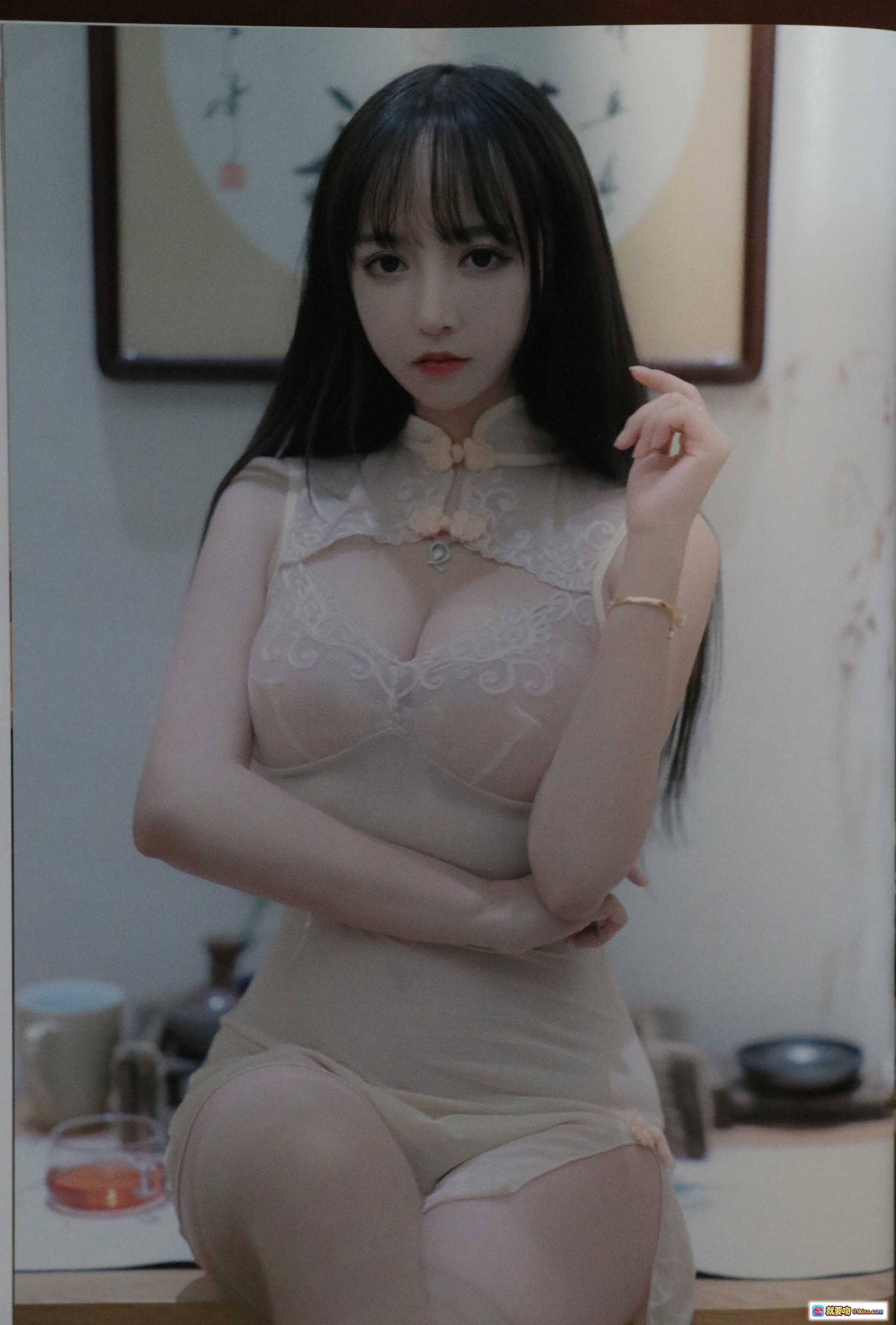 图片[8] - 过期米线线喵083米线温泉本扫描版写真集 82P739M 长发少女彩色连体衣侧坐姿态优雅性感私房摄影 - 就要吻