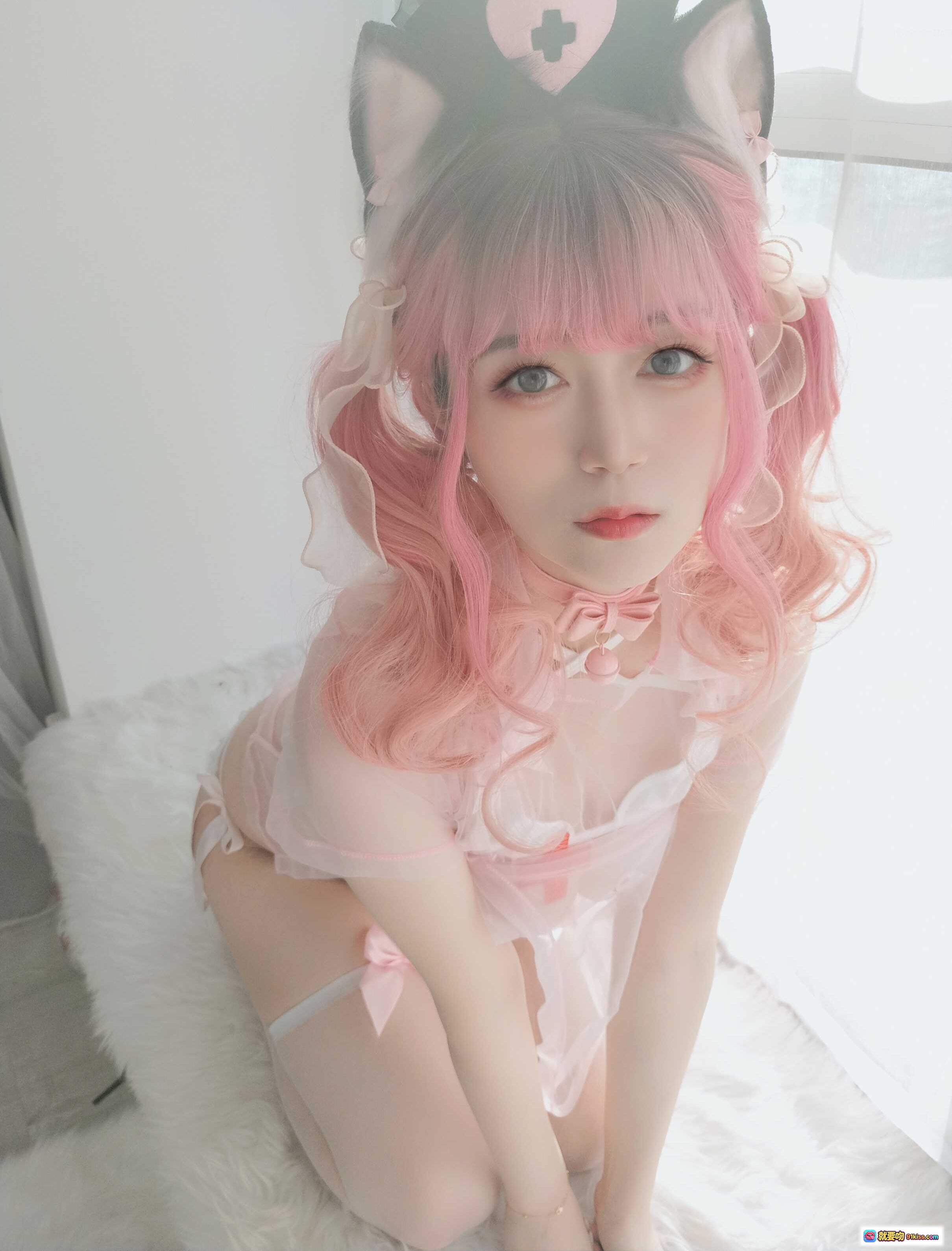 图片[5] - 猫咪护士cosplay粉发少女透明制服可爱猫耳装饰甜美写真34P - 就要吻