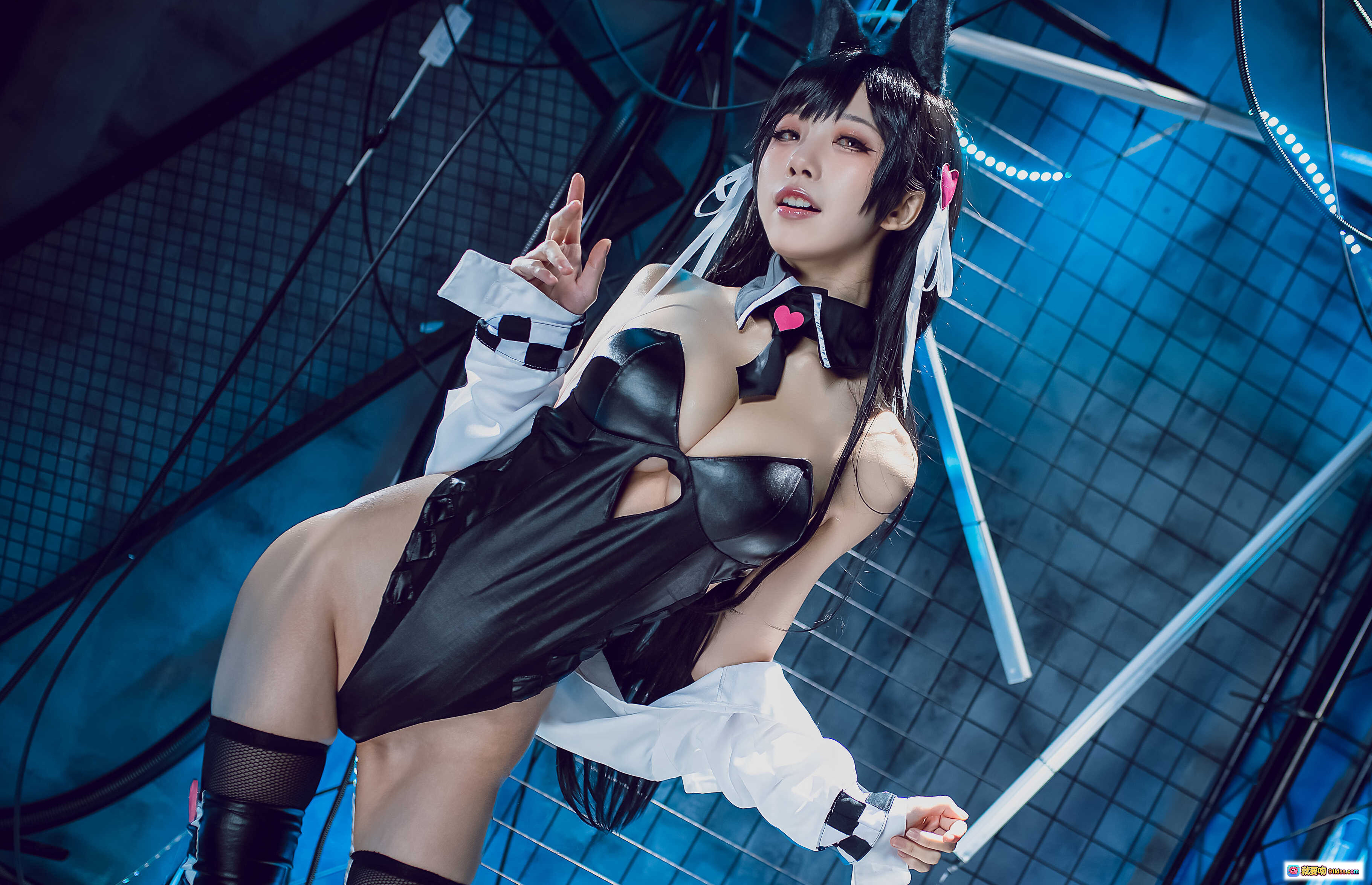 图片[5] - 水淼NO.052碧蓝航线爱宕犬同人机车写真·猫耳黑发白衬衫黑丝美腿性感Cosplay摄影集 - 就要吻