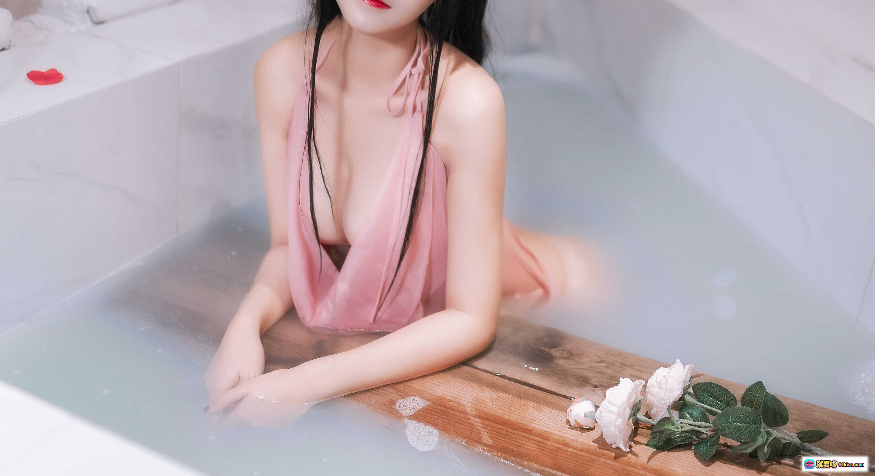 图片[4] - 三度_69 NO.068 花雾 粉色蕾丝内衣浴缸写真 20P高清美臀特写 柔光氛围感私房摄影 - 就要吻