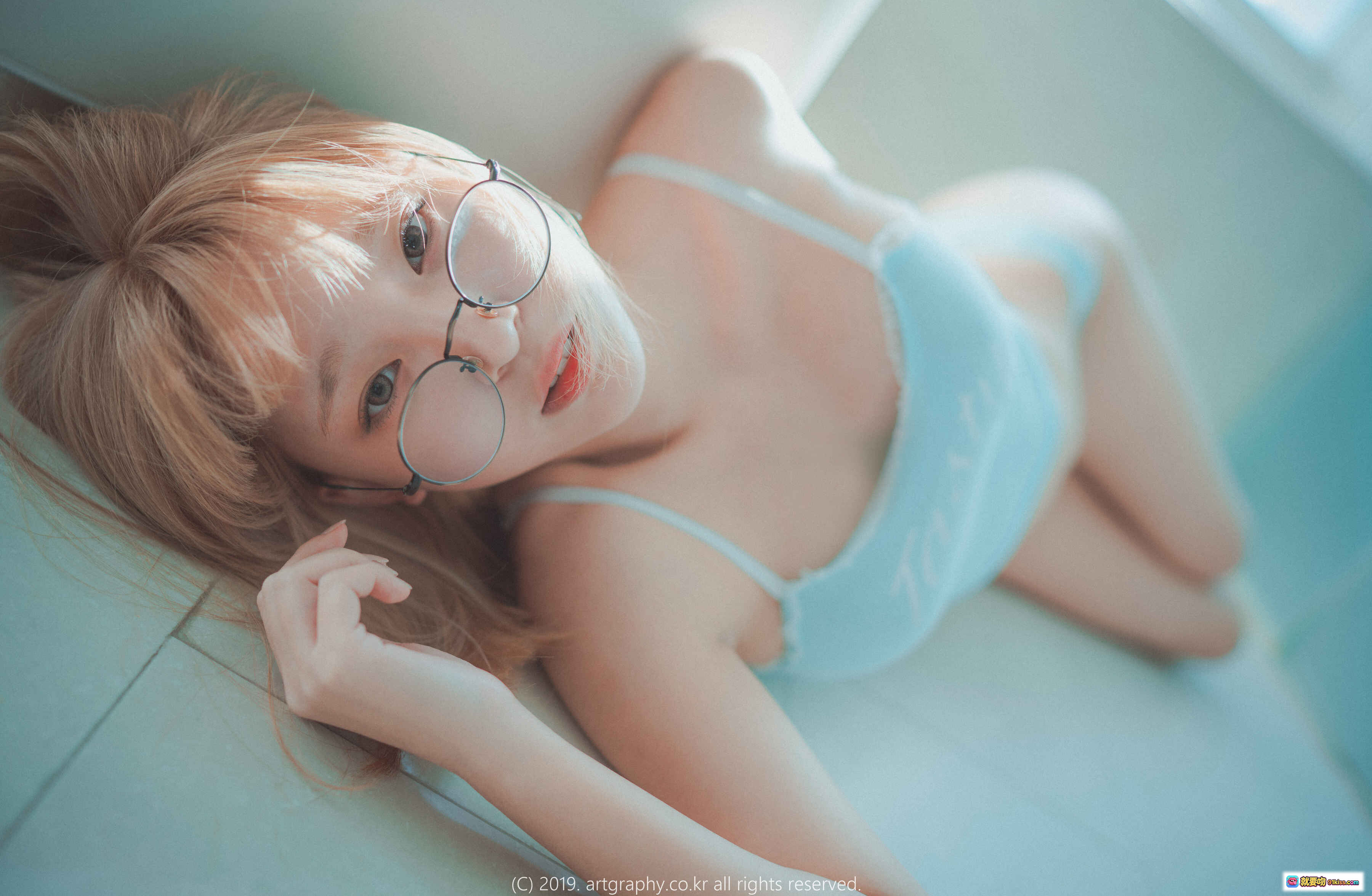 图片[4] - 姜仁卿 NO.011 ARTGRAVIA_VOL56 黑色蕾丝内衣写真 美腿跪姿私房摄影 室内床边性感美照 - 就要吻