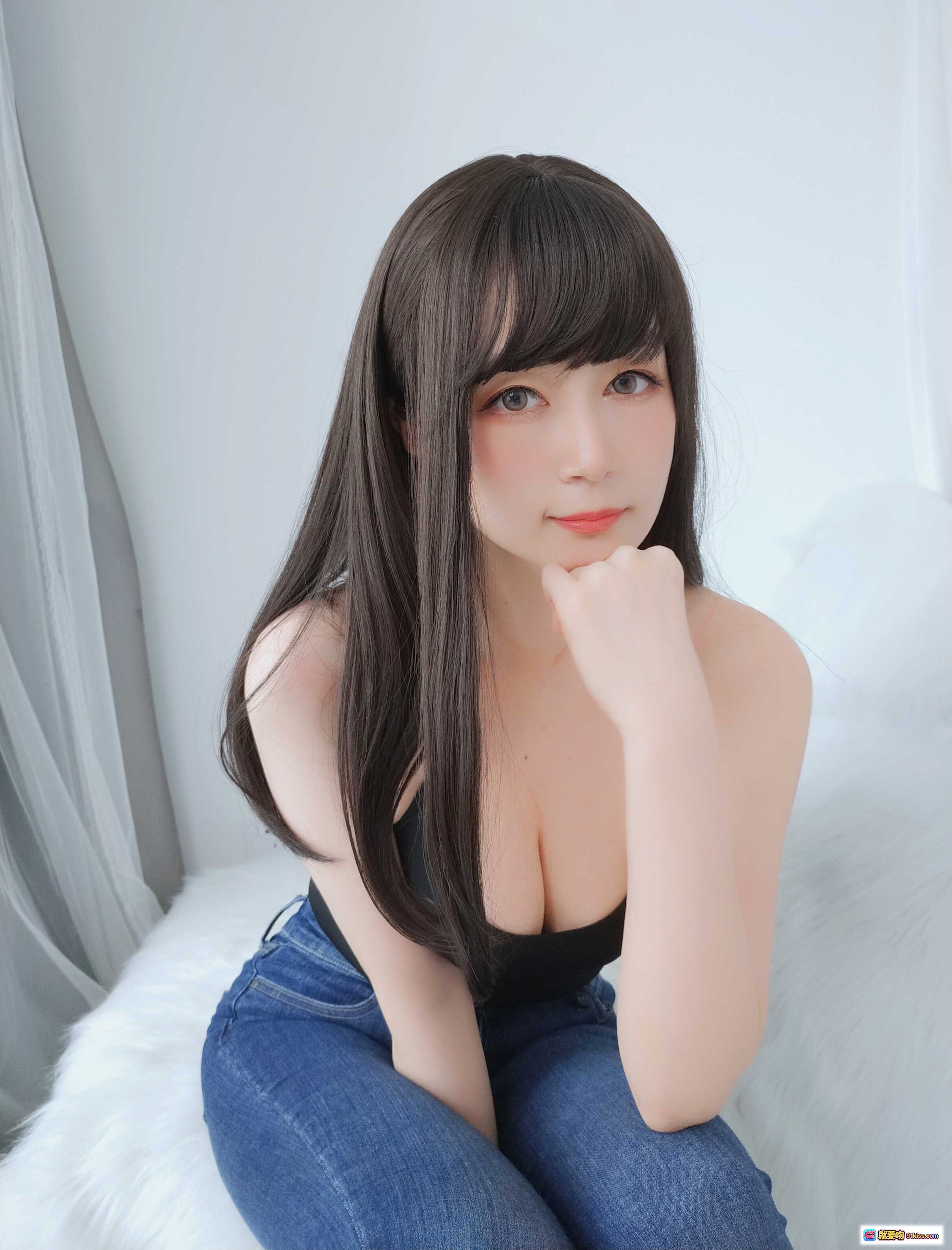 图片[9] - 白银81 NO.035 露背上衣性感写真 64P高清美图 黑色吊带牛仔裤居家风少女私房照 - 就要吻