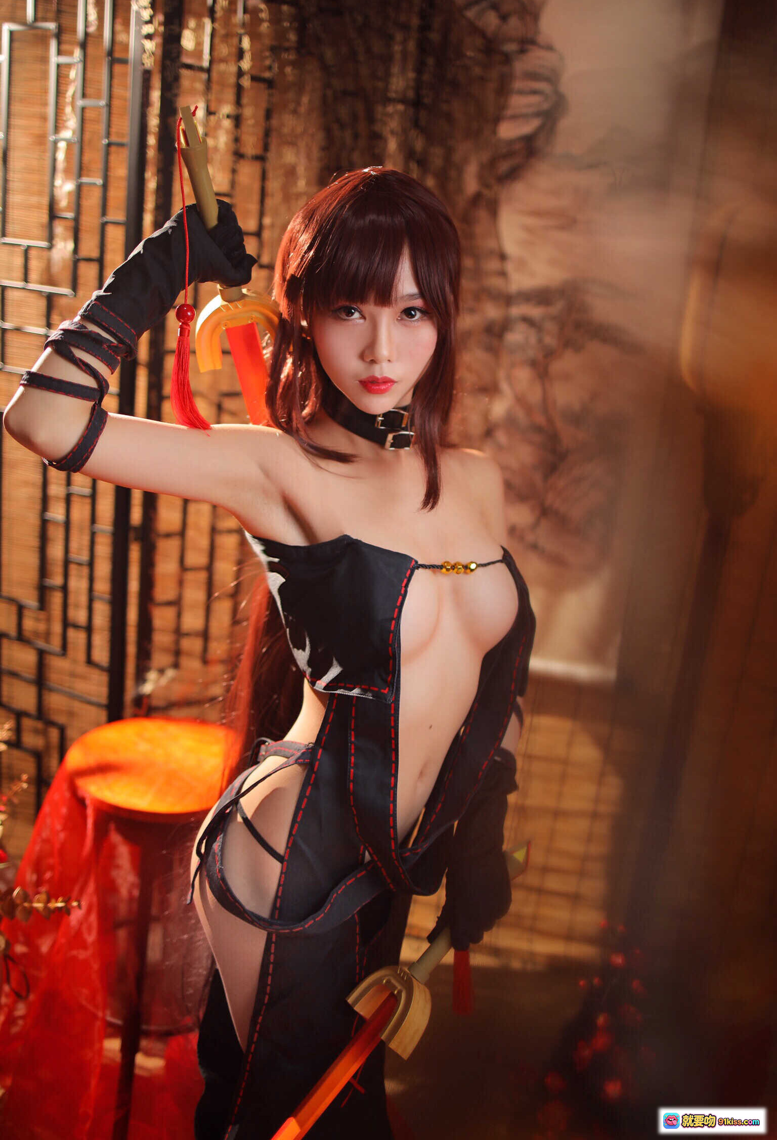 图片[4] - 抖娘利世NO.052虞美人Cosplay写真 | 黑红和风造型+双刀武器+性感露背装+日式庭院布景+16P高清图集 - 就要吻