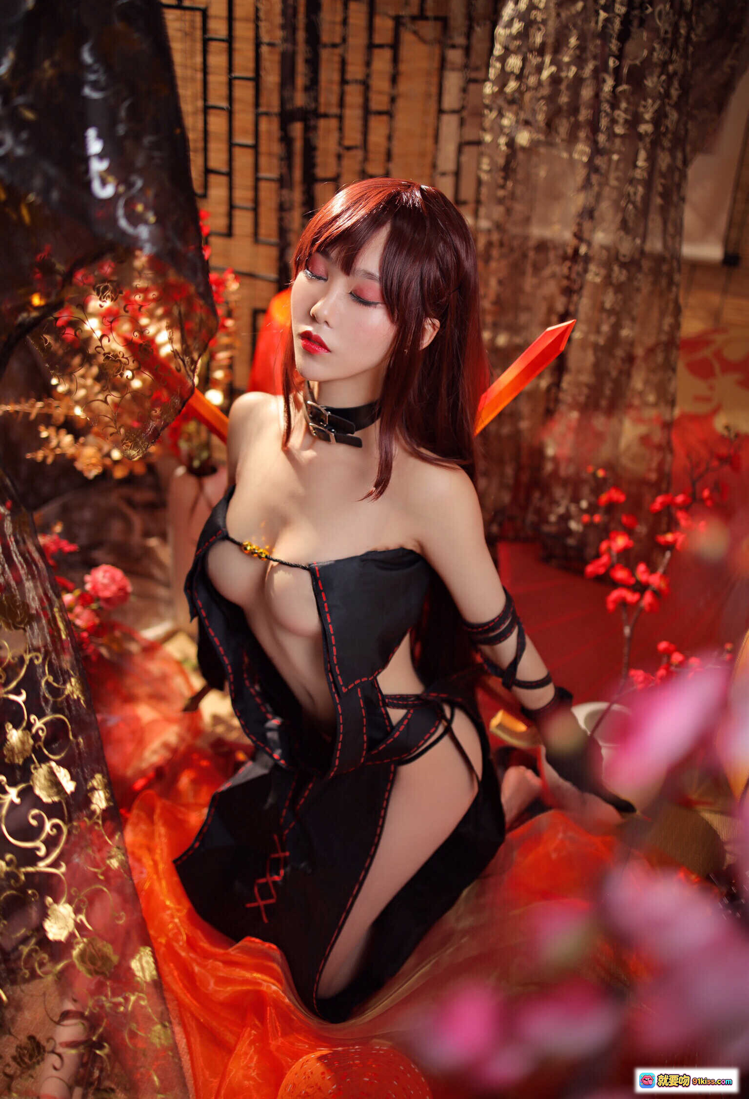 图片[6] - 抖娘利世NO.052虞美人Cosplay写真 | 黑红和风造型+双刀武器+性感露背装+日式庭院布景+16P高清图集 - 就要吻