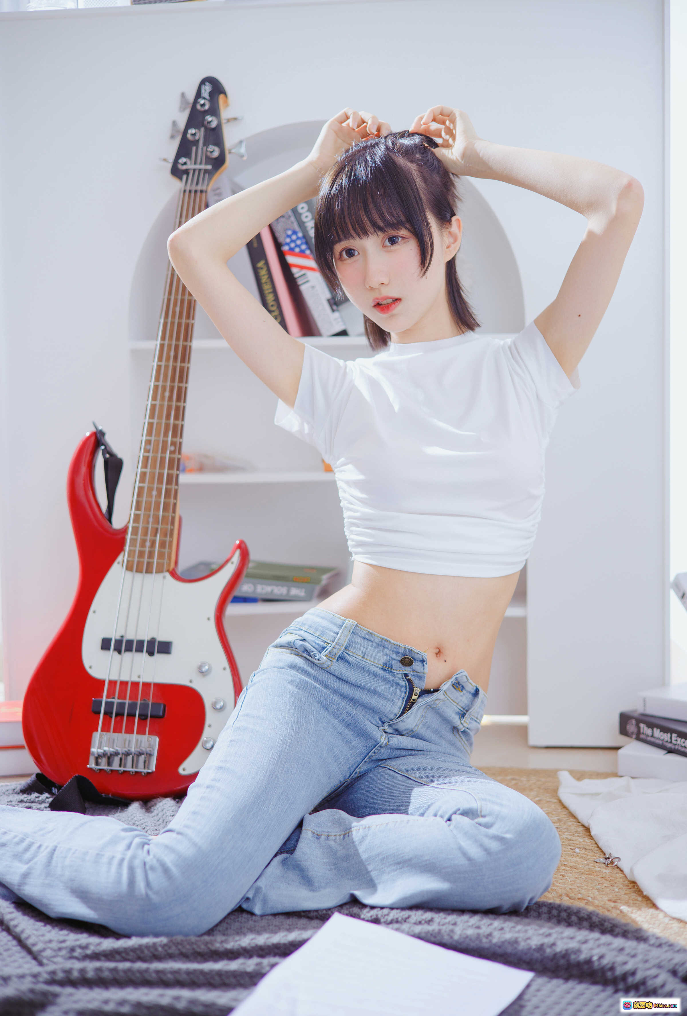 图片[2] - 木绵绵OwO NO.065 贝斯少女写真 白T牛仔裤清新居家风 53P高清图集 - 就要吻