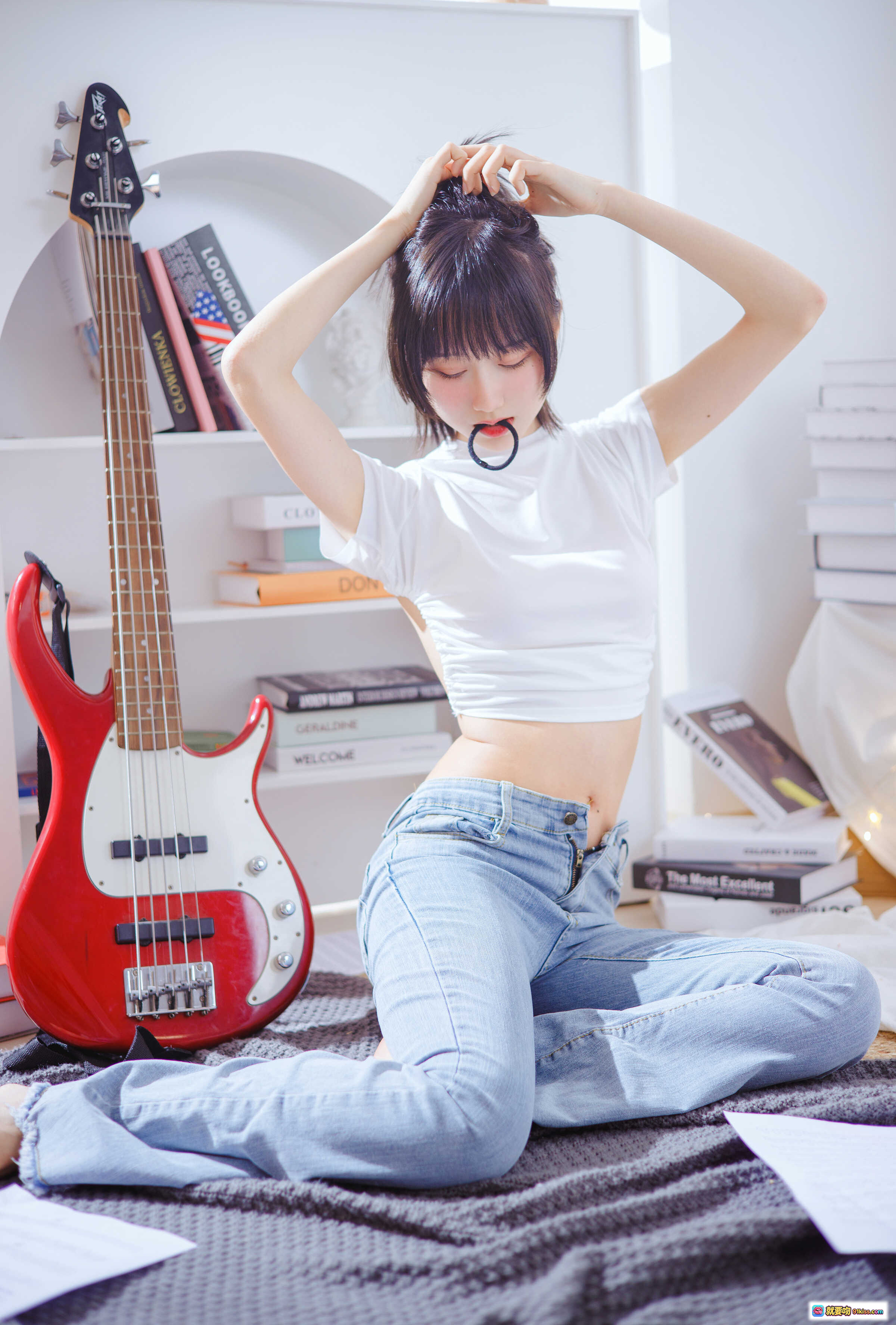 图片[4] - 木绵绵OwO NO.065 贝斯少女写真 白T牛仔裤清新居家风 53P高清图集 - 就要吻