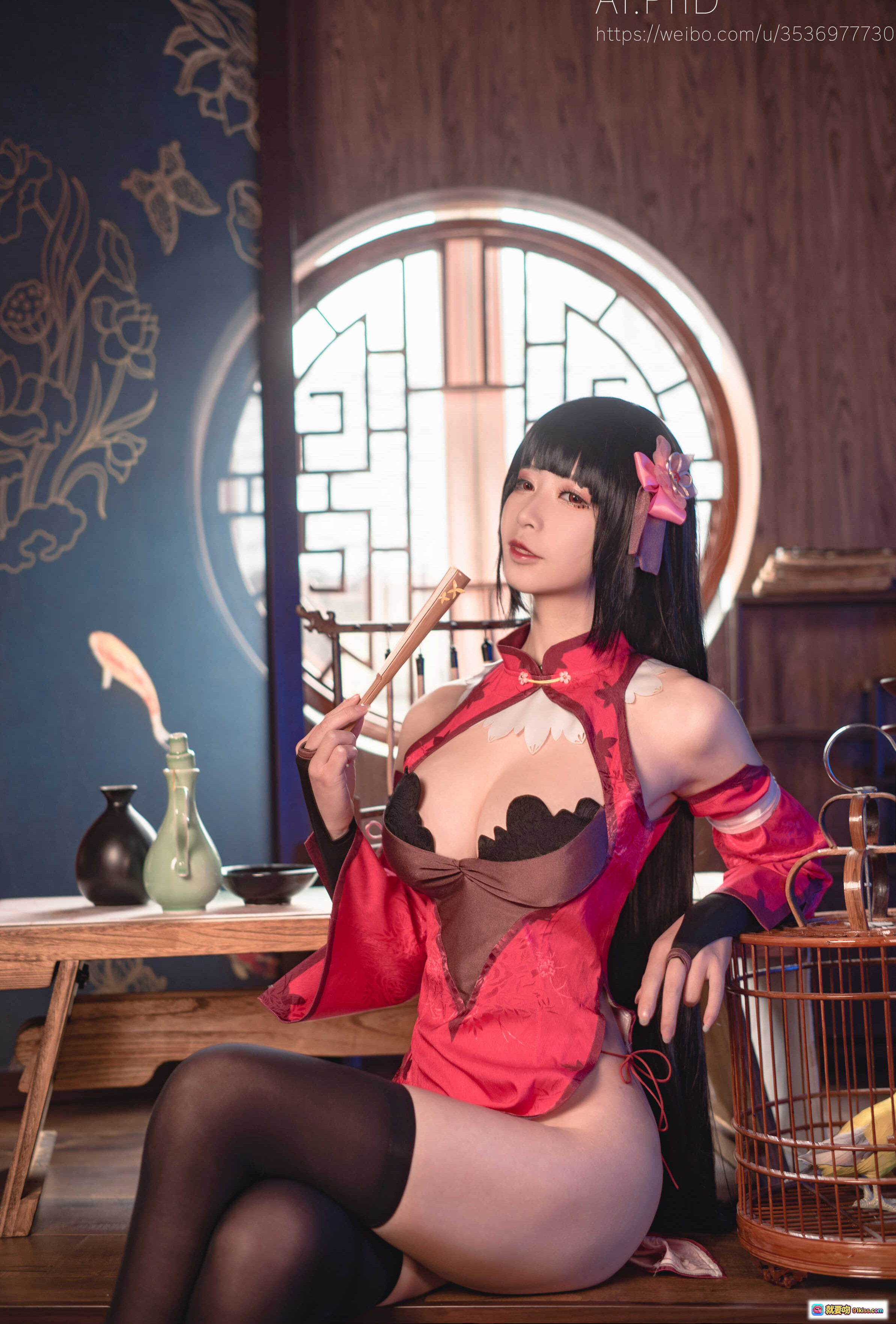 图片[5] - 爱老师蛇喰梦子Cosplay写真 | 红色旗袍蕾丝内衣 | 古风书房场景 | 花饰黑发美少女 | 9P高清图集 - 就要吻